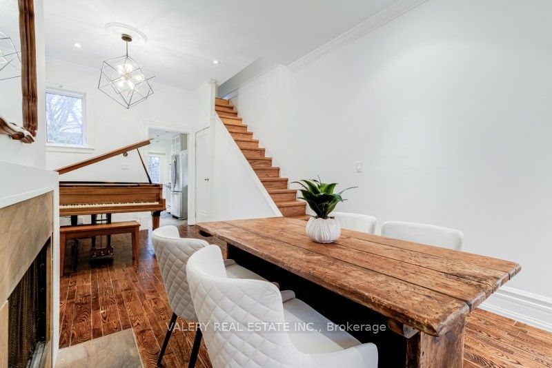 13 Sword Street Property Photo 4