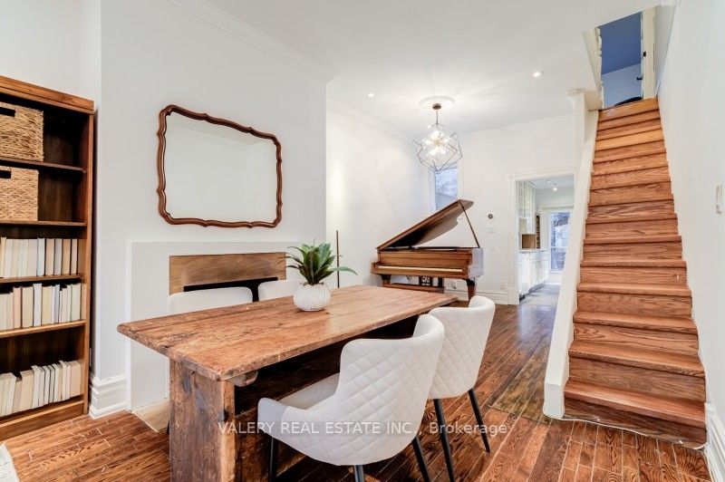 13 Sword Street Property Photo 5