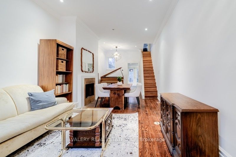 13 Sword Street Property Photo 7
