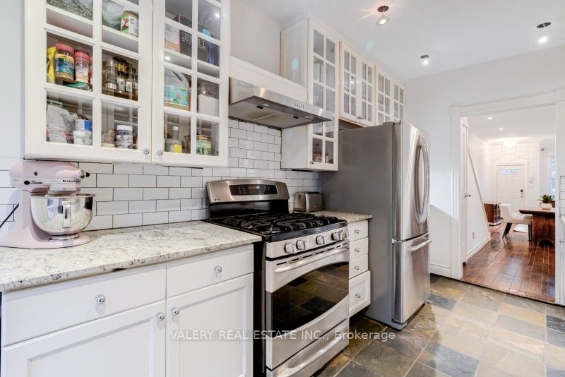 13 Sword Street Property Photo 11