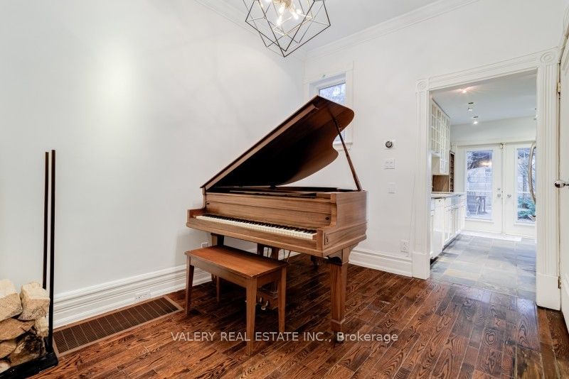 13 Sword Street Property Photo 13