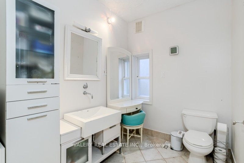 13 Sword Street Property Photo 16