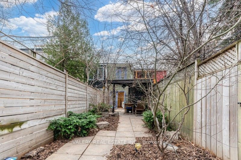13 Sword Street Property Photo 17