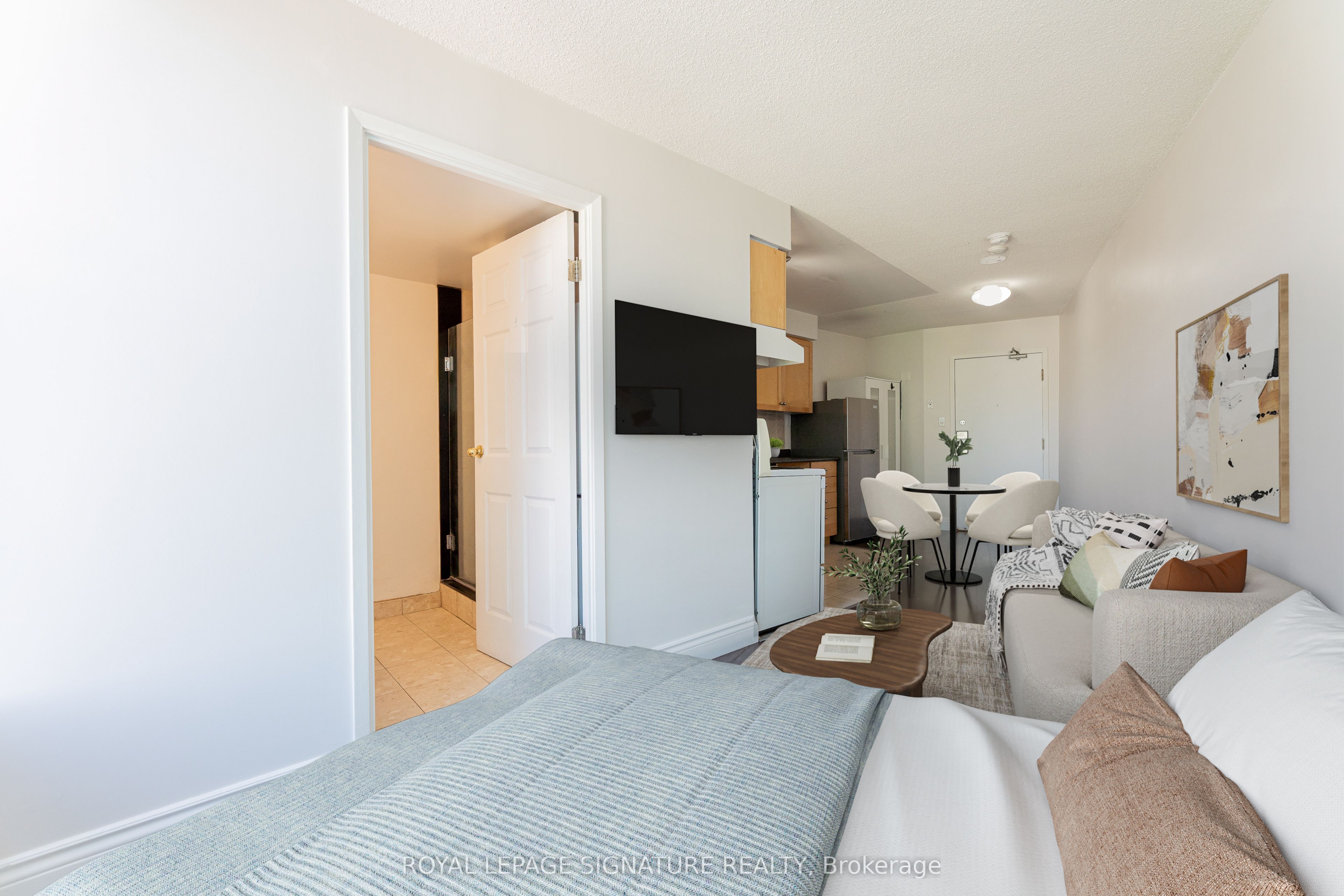 650 Queens Quay W 1121 Property Photo 3