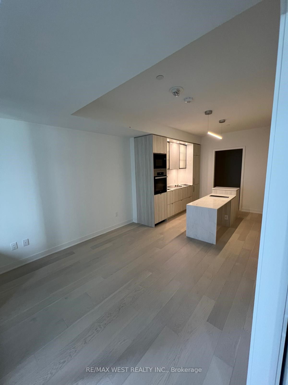 #2307 - 11 Yorkville Avenue Property Photo 1