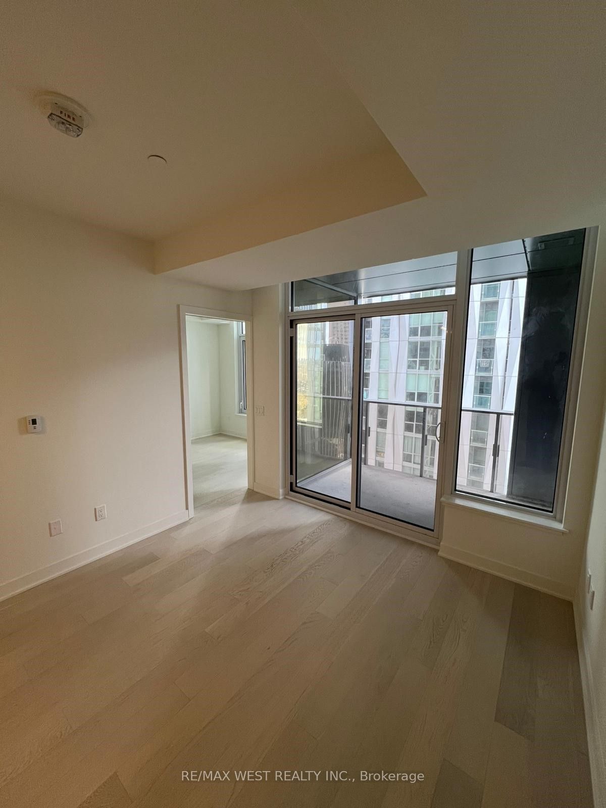 #2307 - 11 Yorkville Avenue Property Photo 6