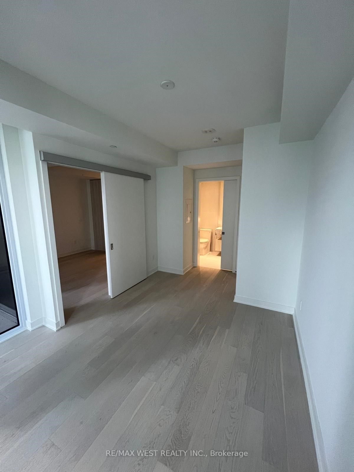 #2307 - 11 Yorkville Avenue Property Photo 7