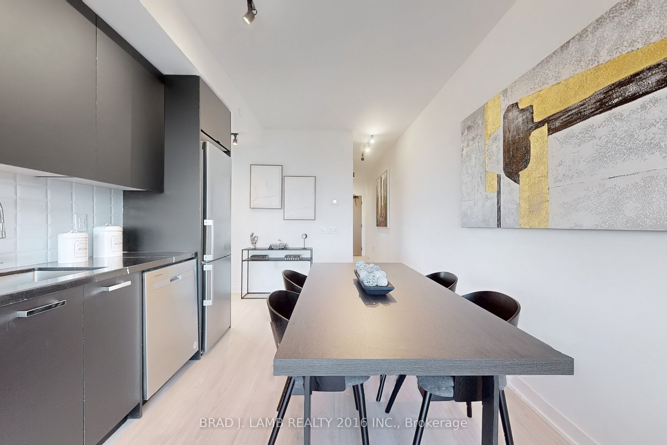 195 Mccaul Street 1302 Property Photo 12