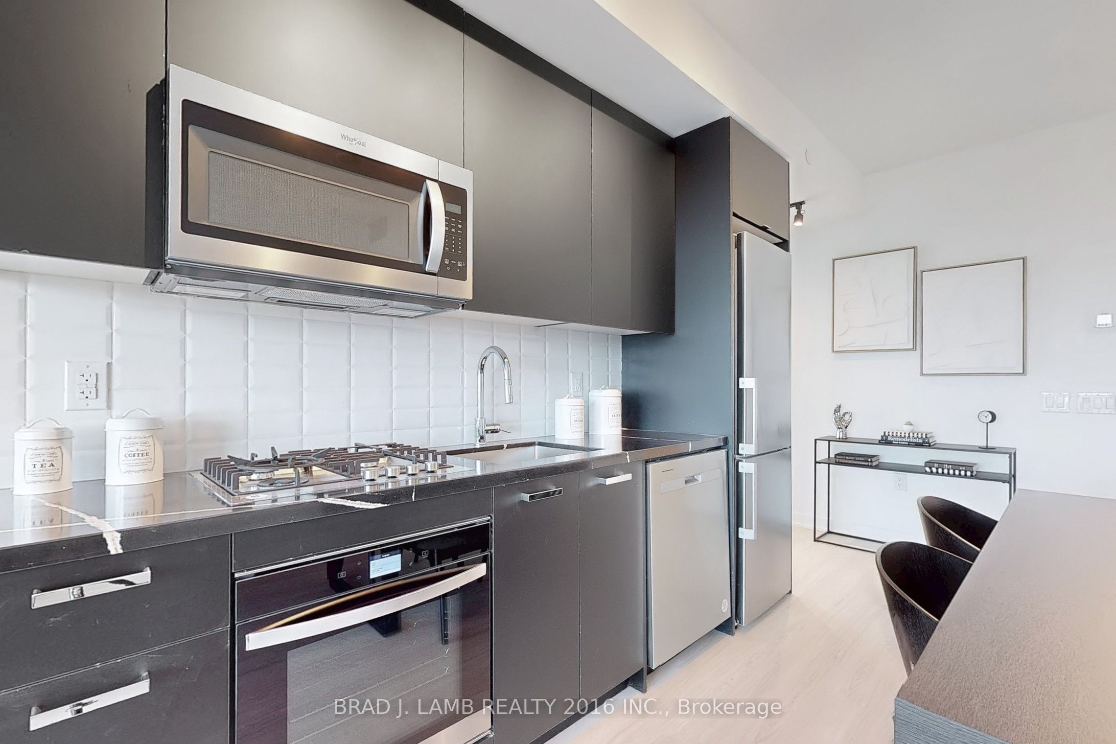 195 Mccaul Street 1302 Property Photo 13