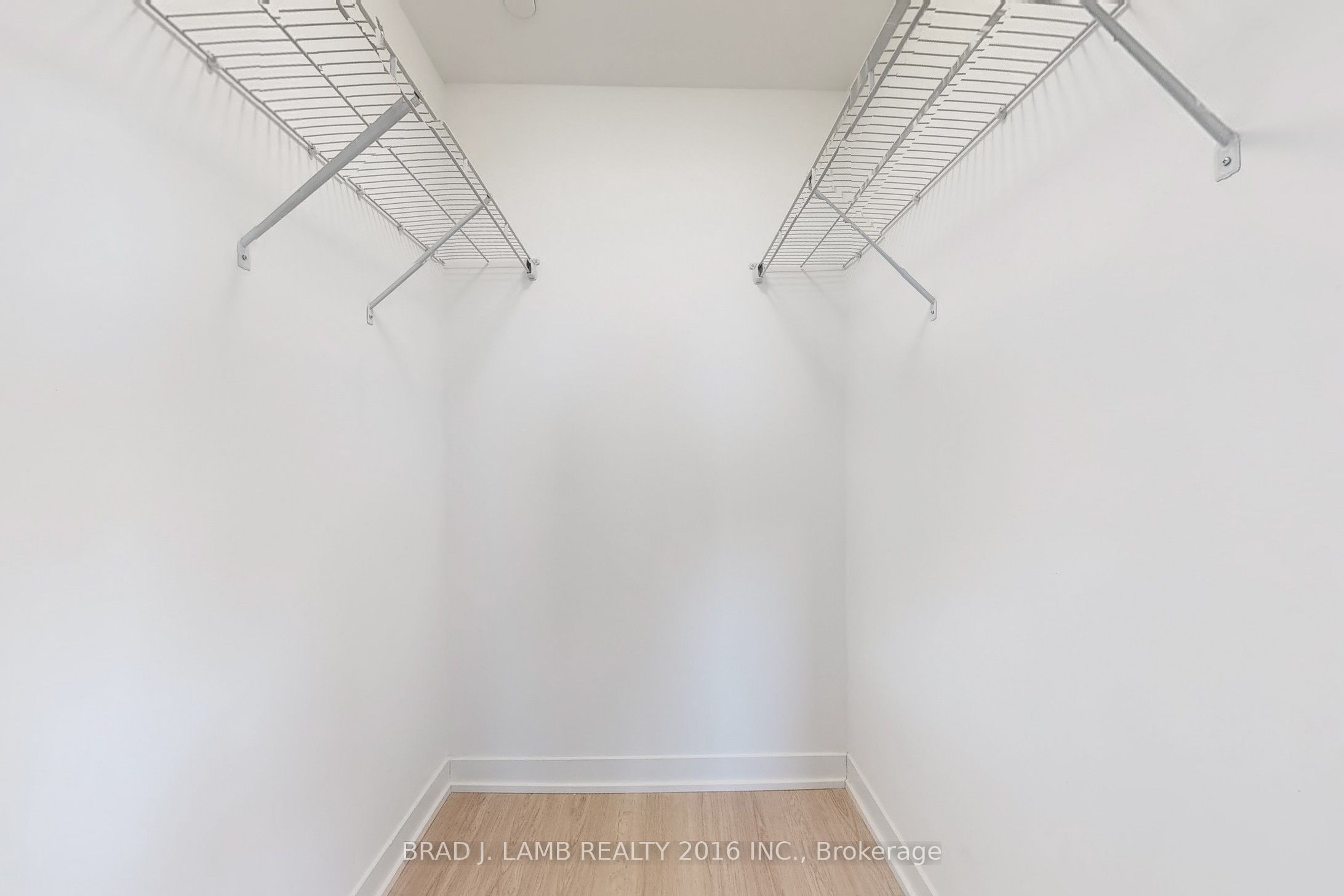 195 Mccaul Street 1302 Property Photo 19
