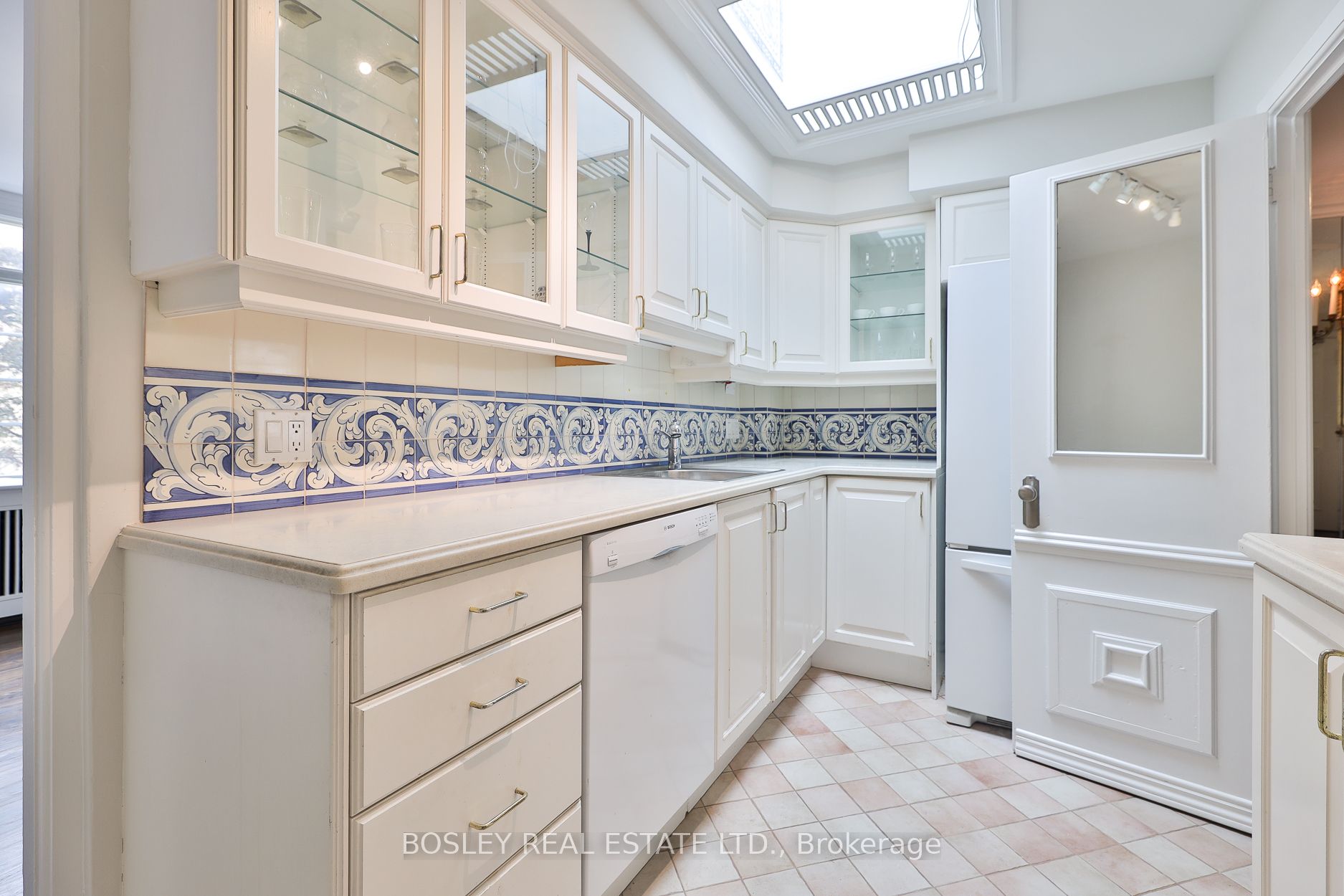 707 Eglinton Avenue W 604 Property Photo 6