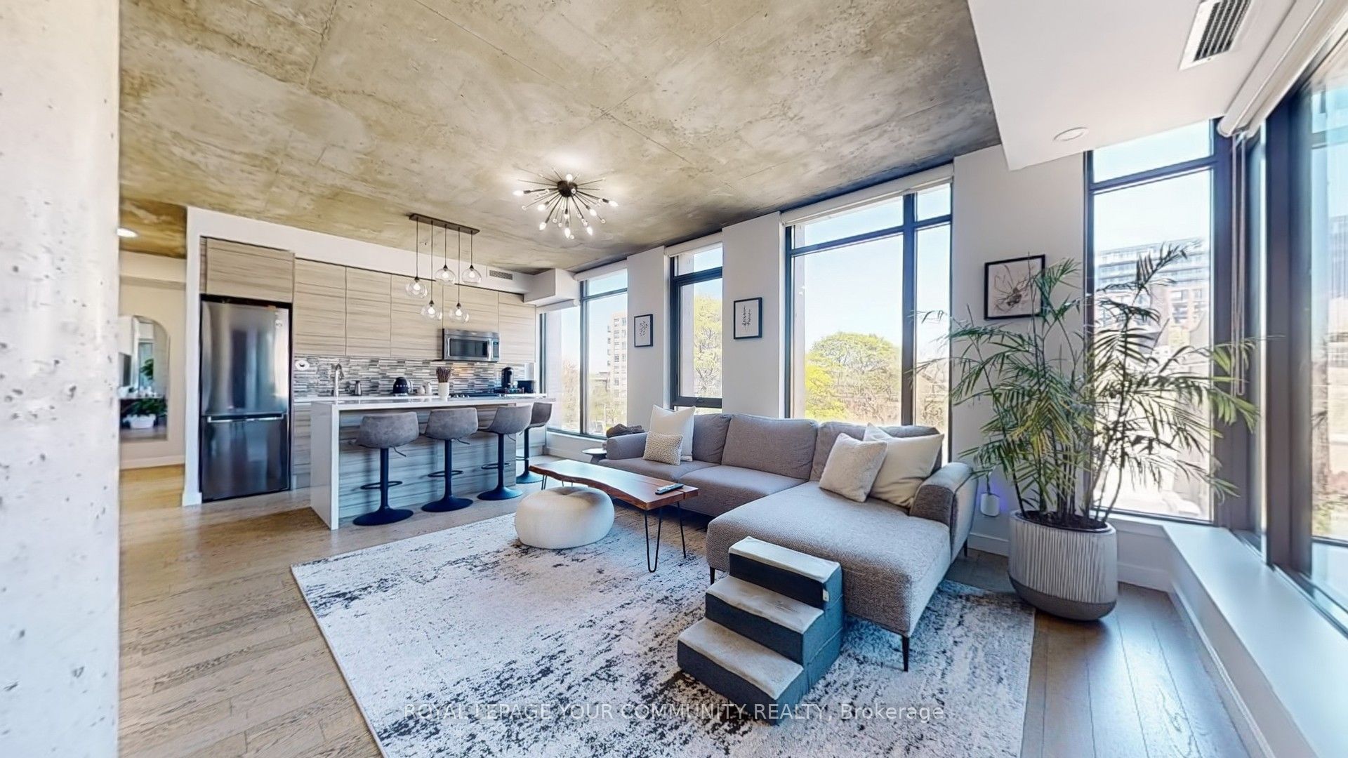 #314 - 111 Bathurst Street Property Photo 1