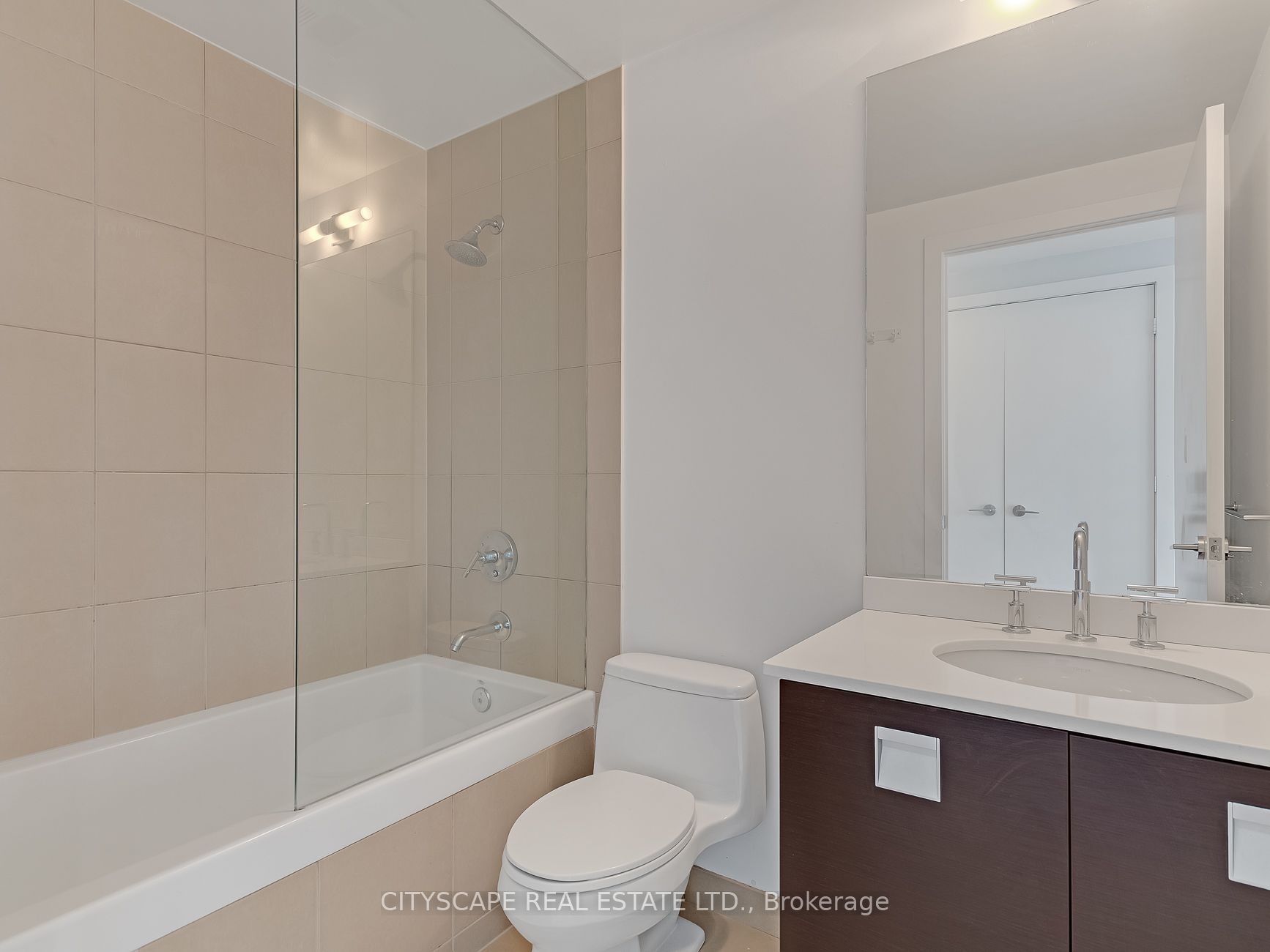 33 Charles Street E 1510 Property Photo 5