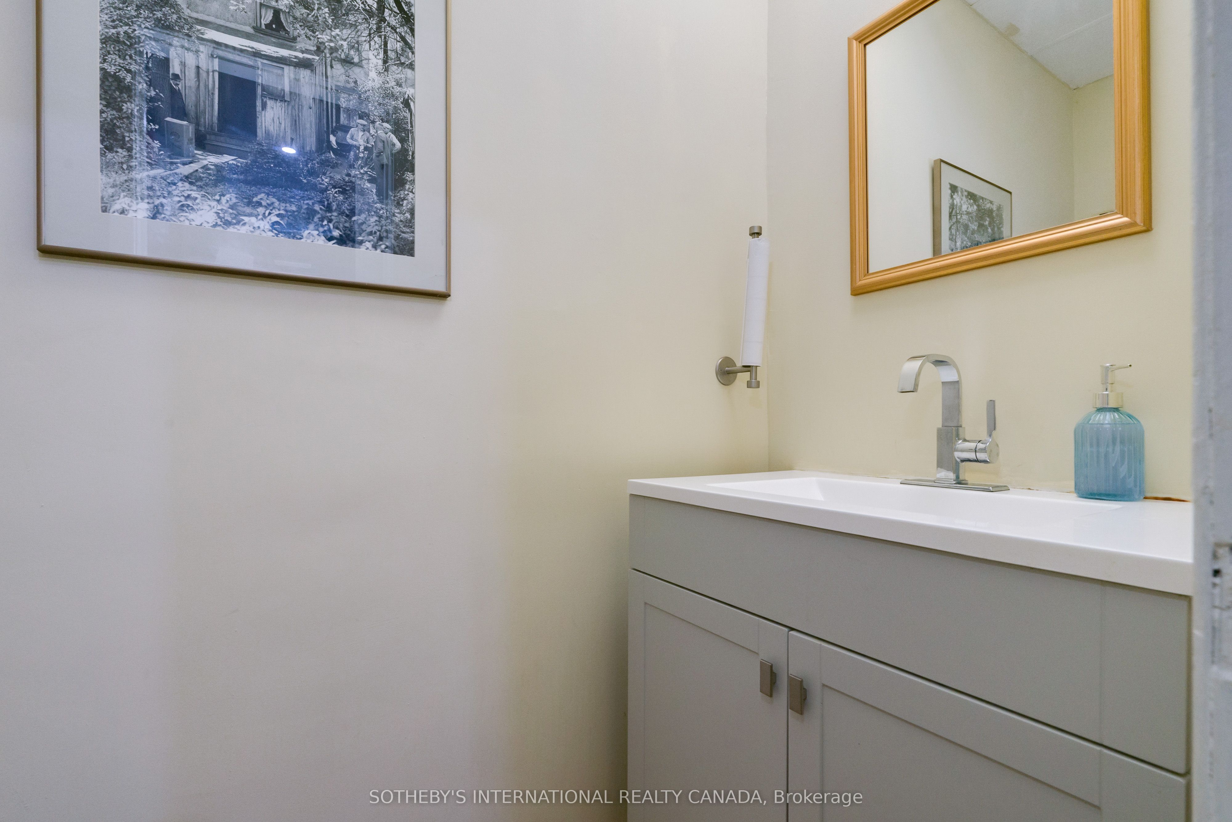 237 Carlton Street Property Photo 9