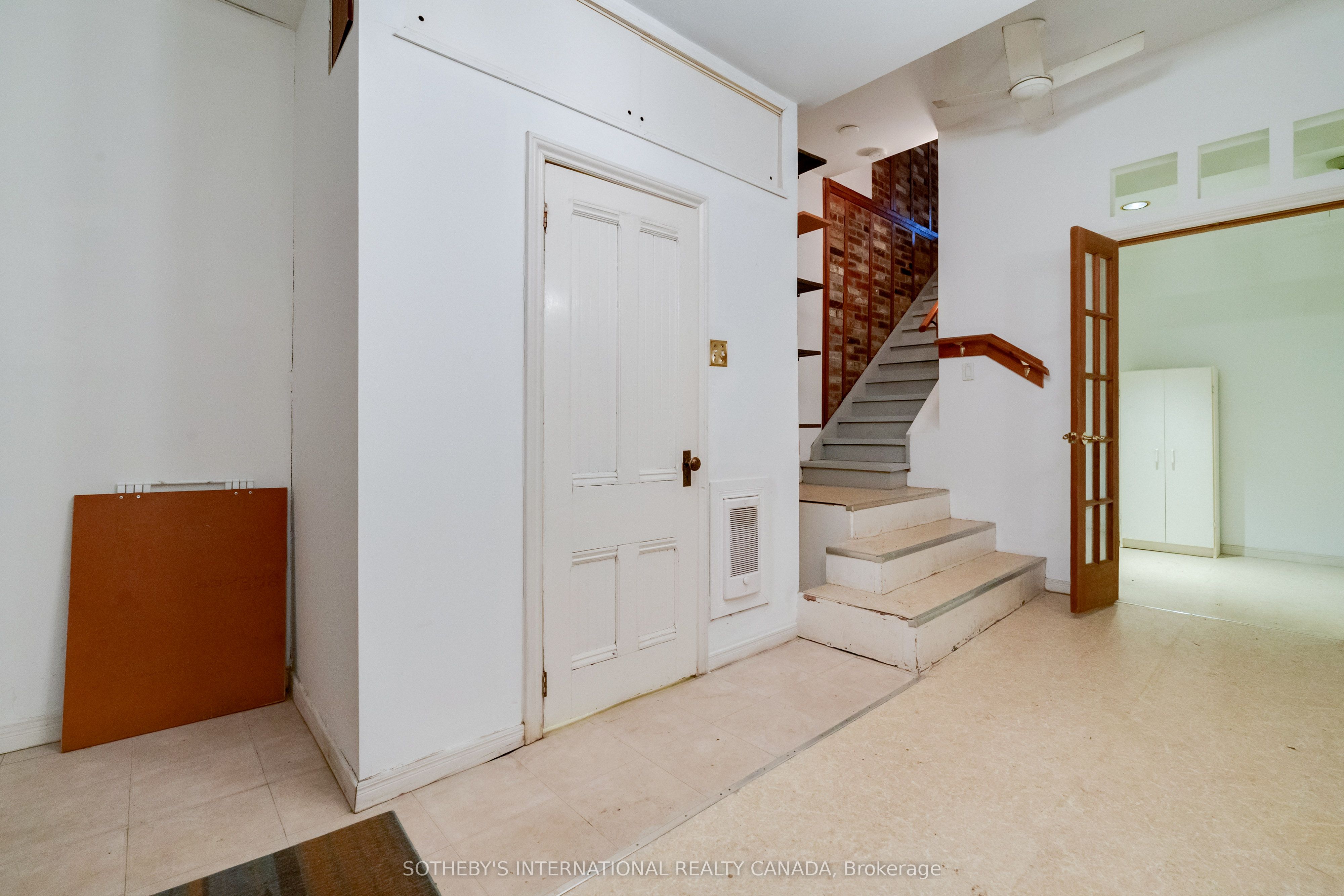 237 Carlton Street Property Photo 13