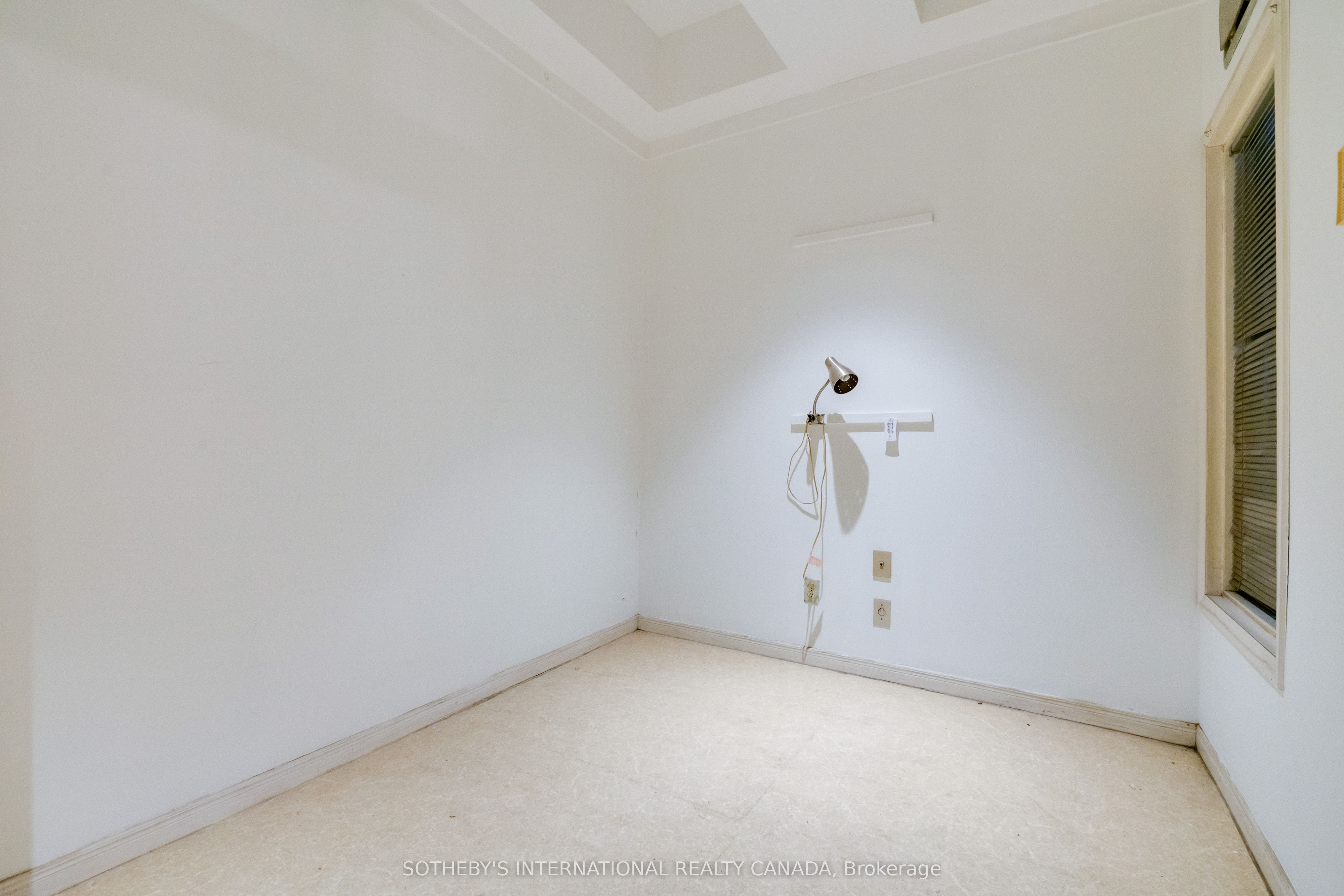 237 Carlton Street Property Photo 16