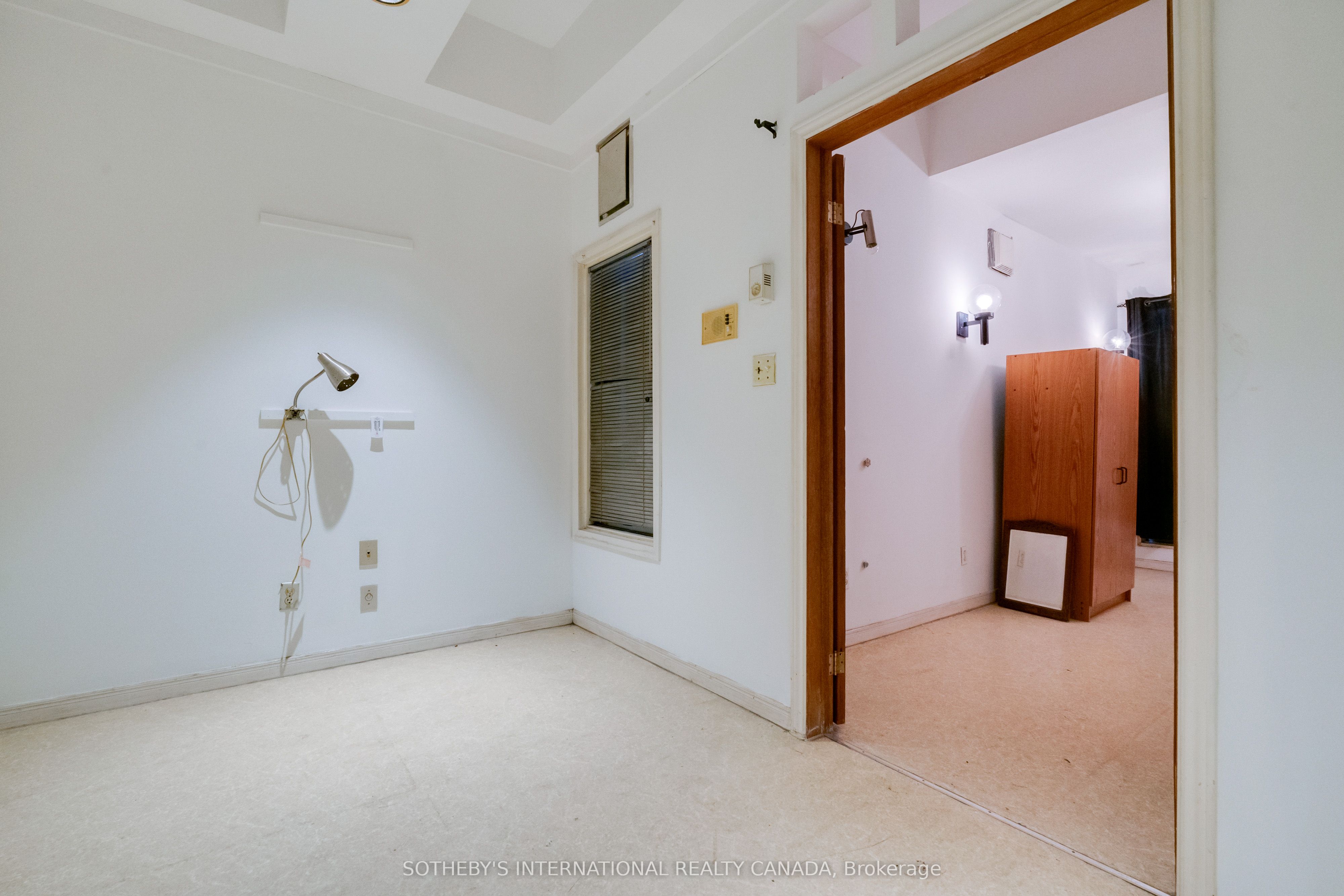 237 Carlton Street Property Photo 17