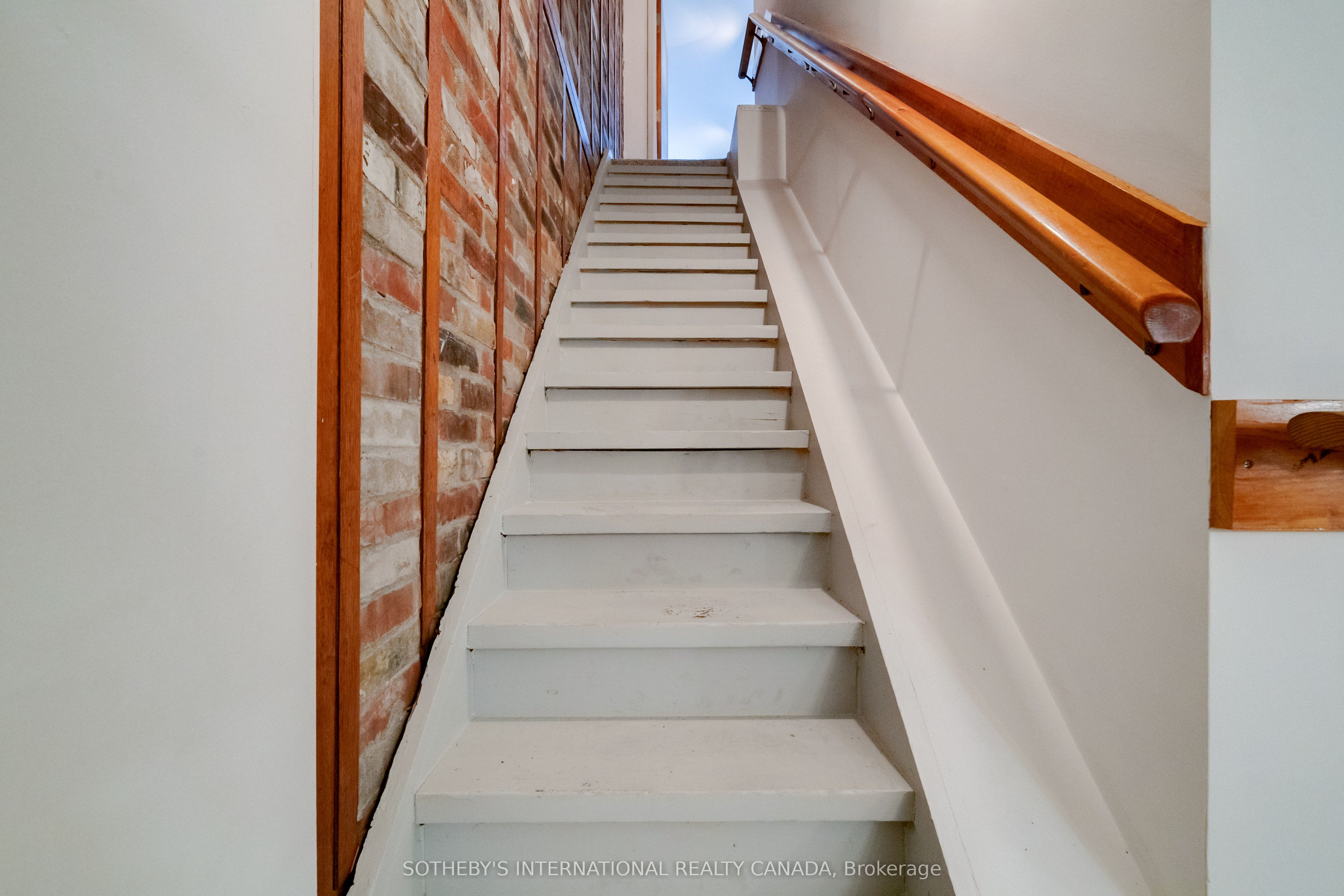 237 Carlton Street Property Photo 19