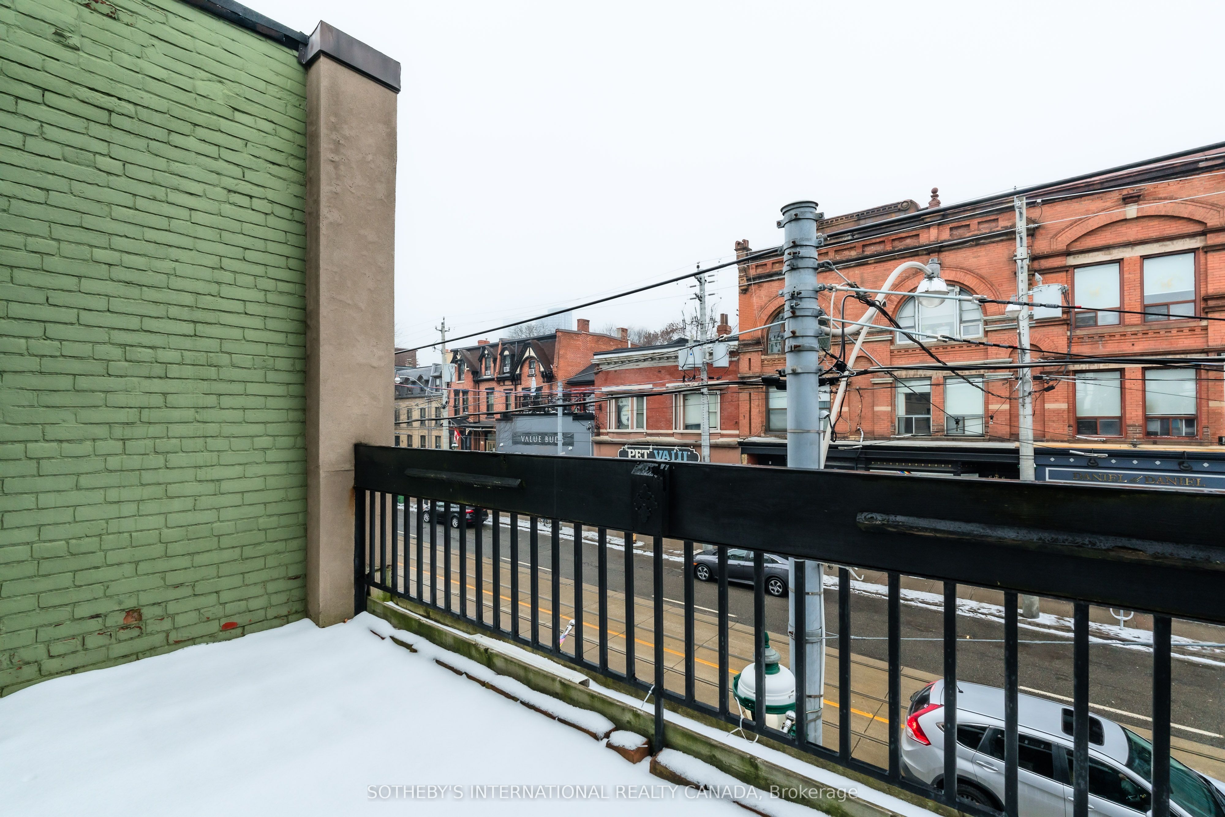 237 Carlton Street Property Photo 21