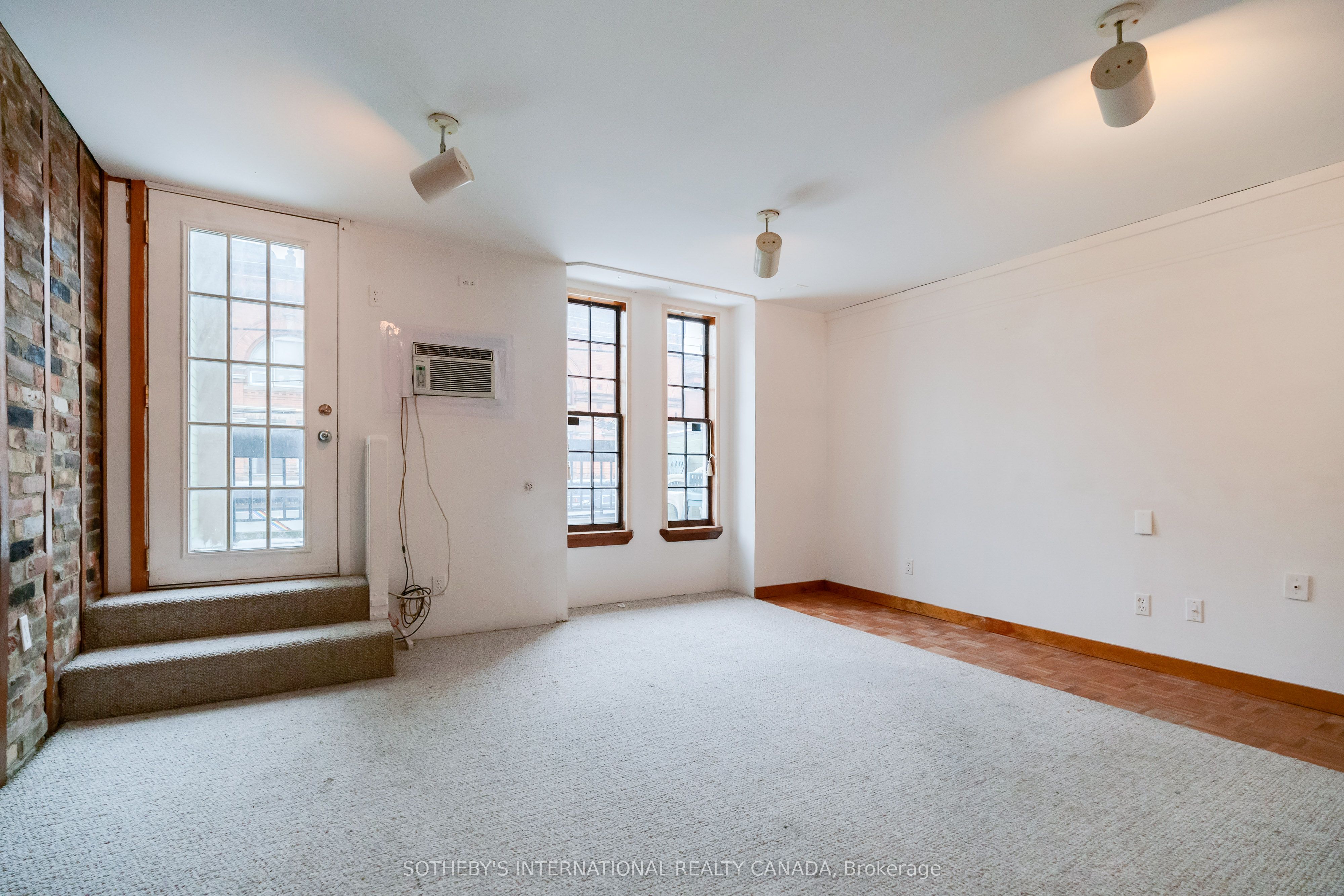 237 Carlton Street Property Photo 24