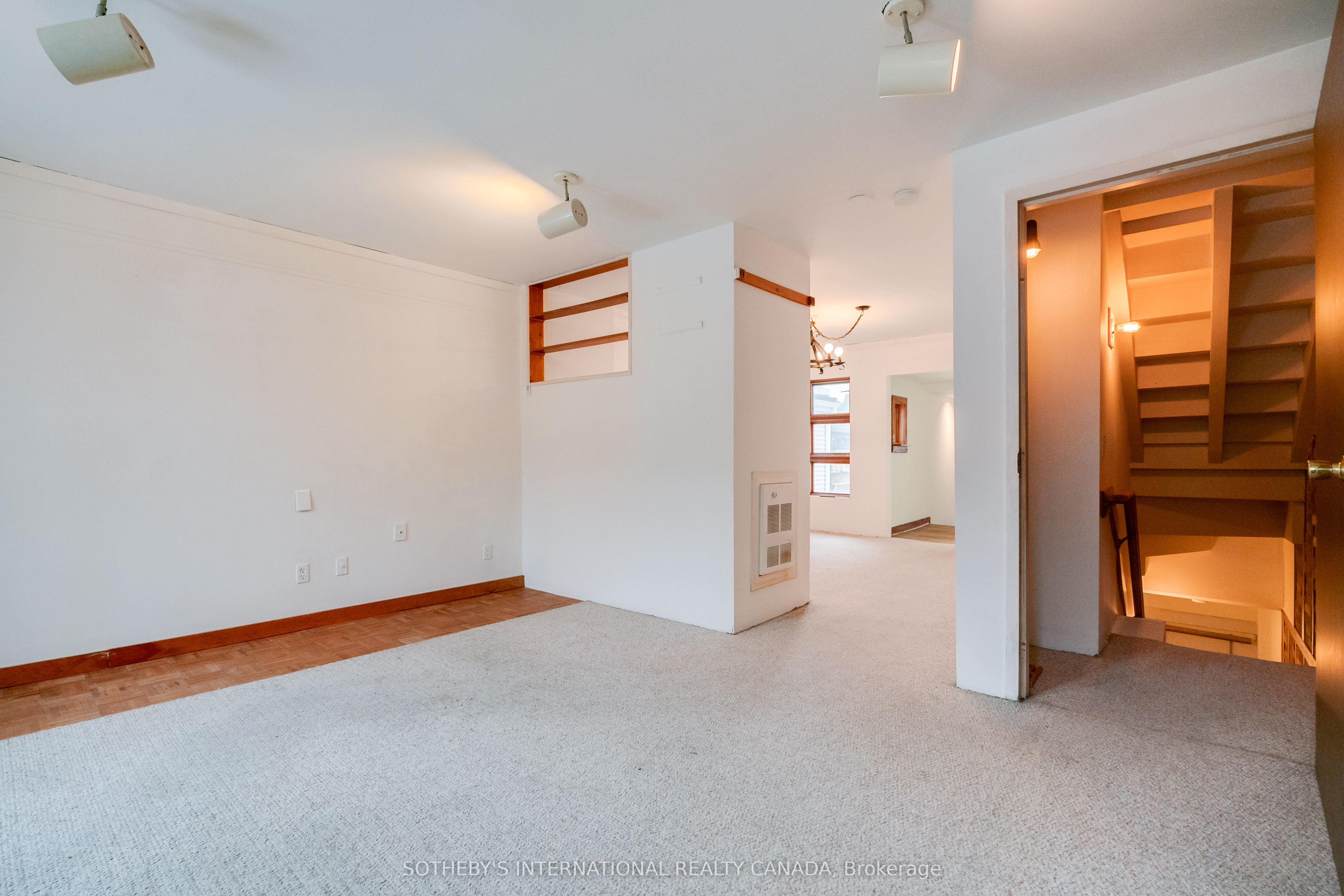 237 Carlton Street Property Photo 25