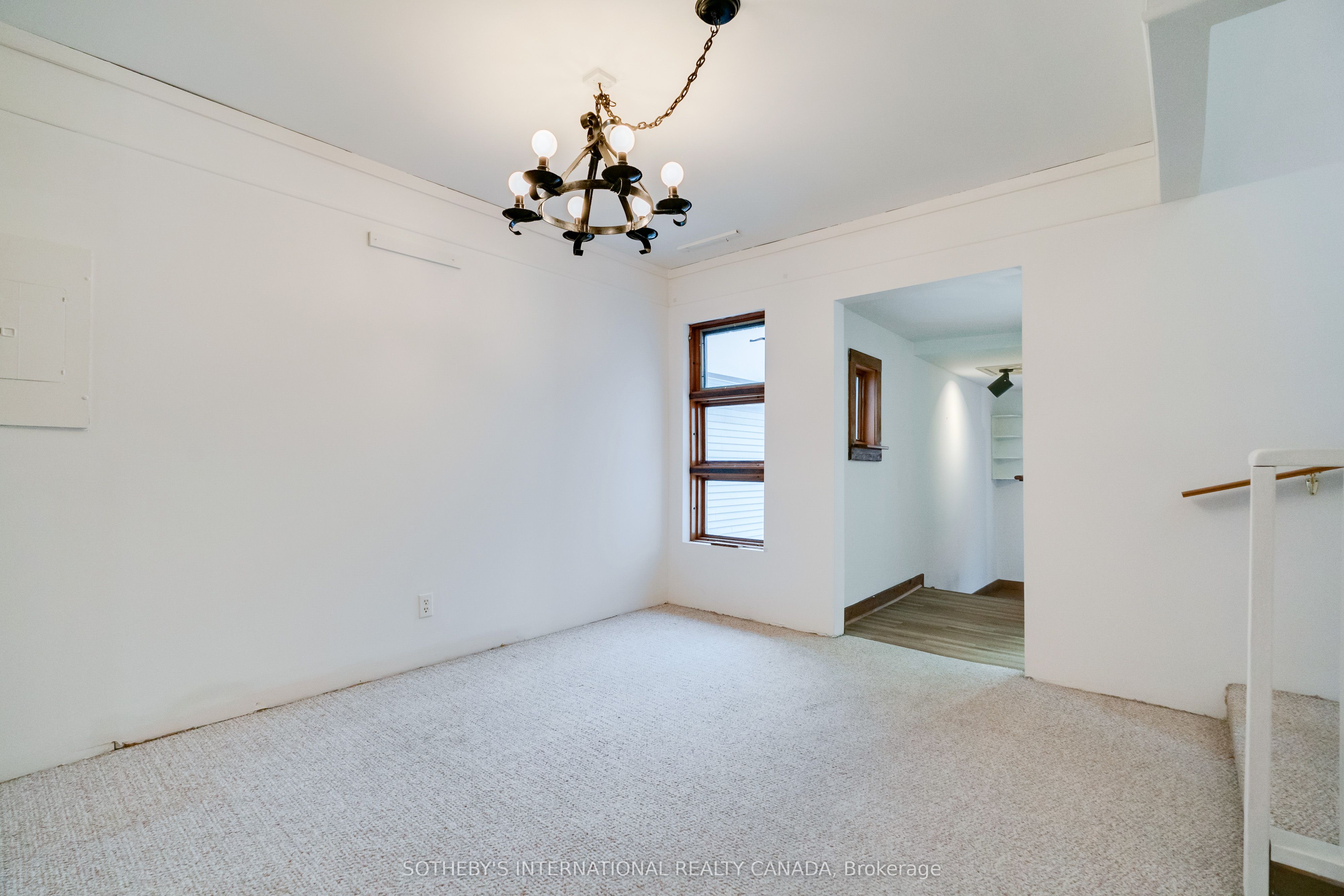 237 Carlton Street Property Photo 28