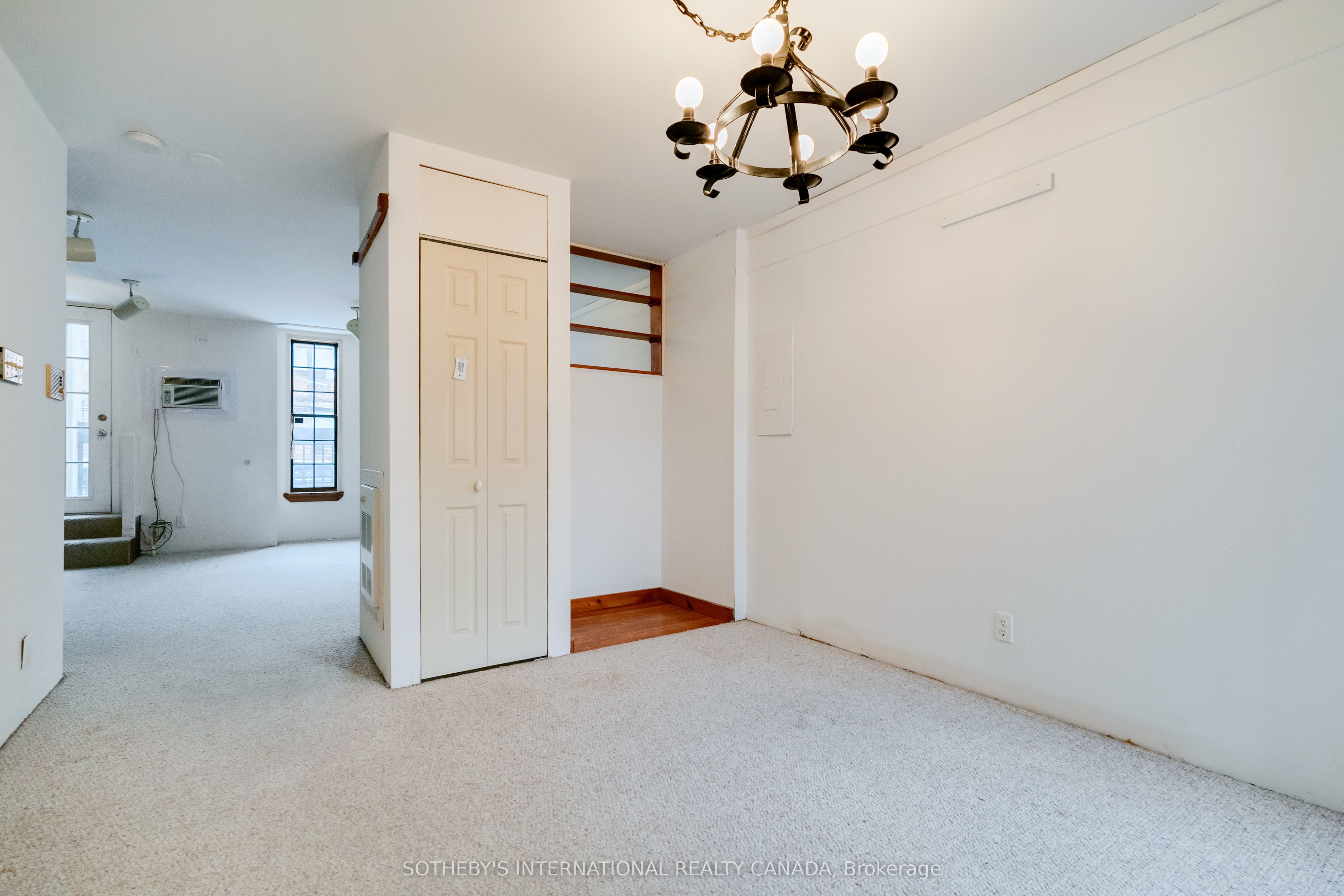 237 Carlton Street Property Photo 31