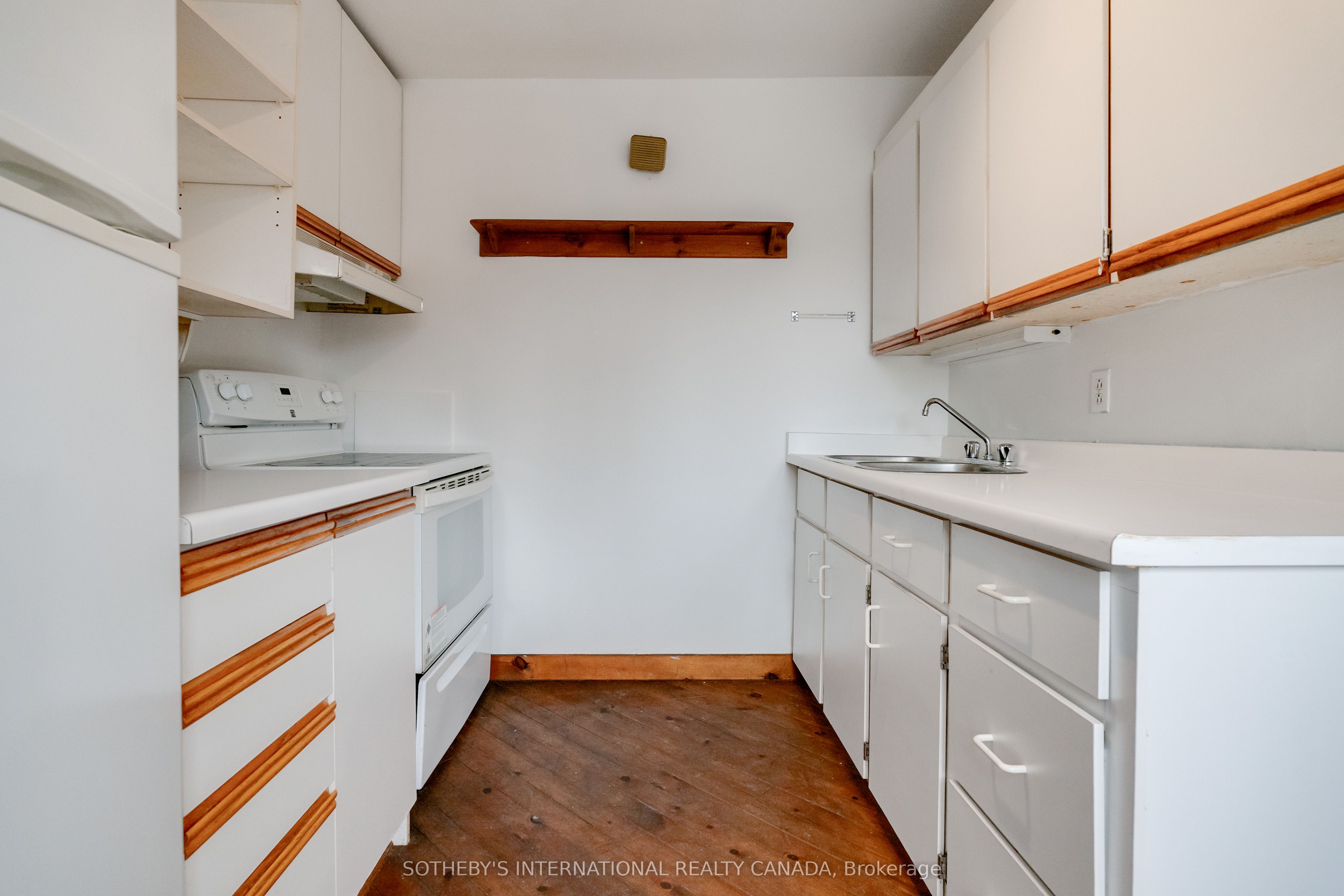 237 Carlton Street Property Photo 34