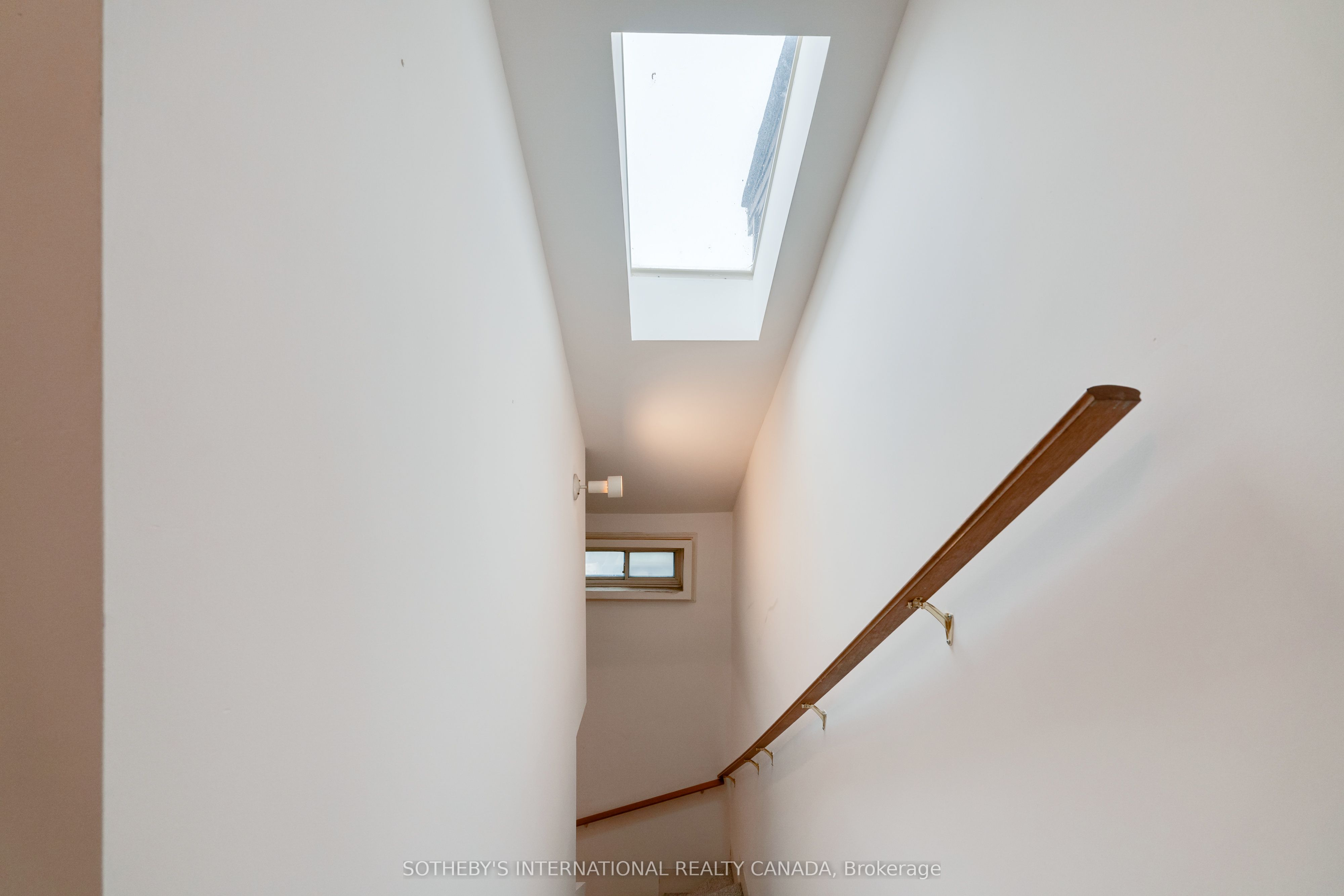 237 Carlton Street Property Photo 36