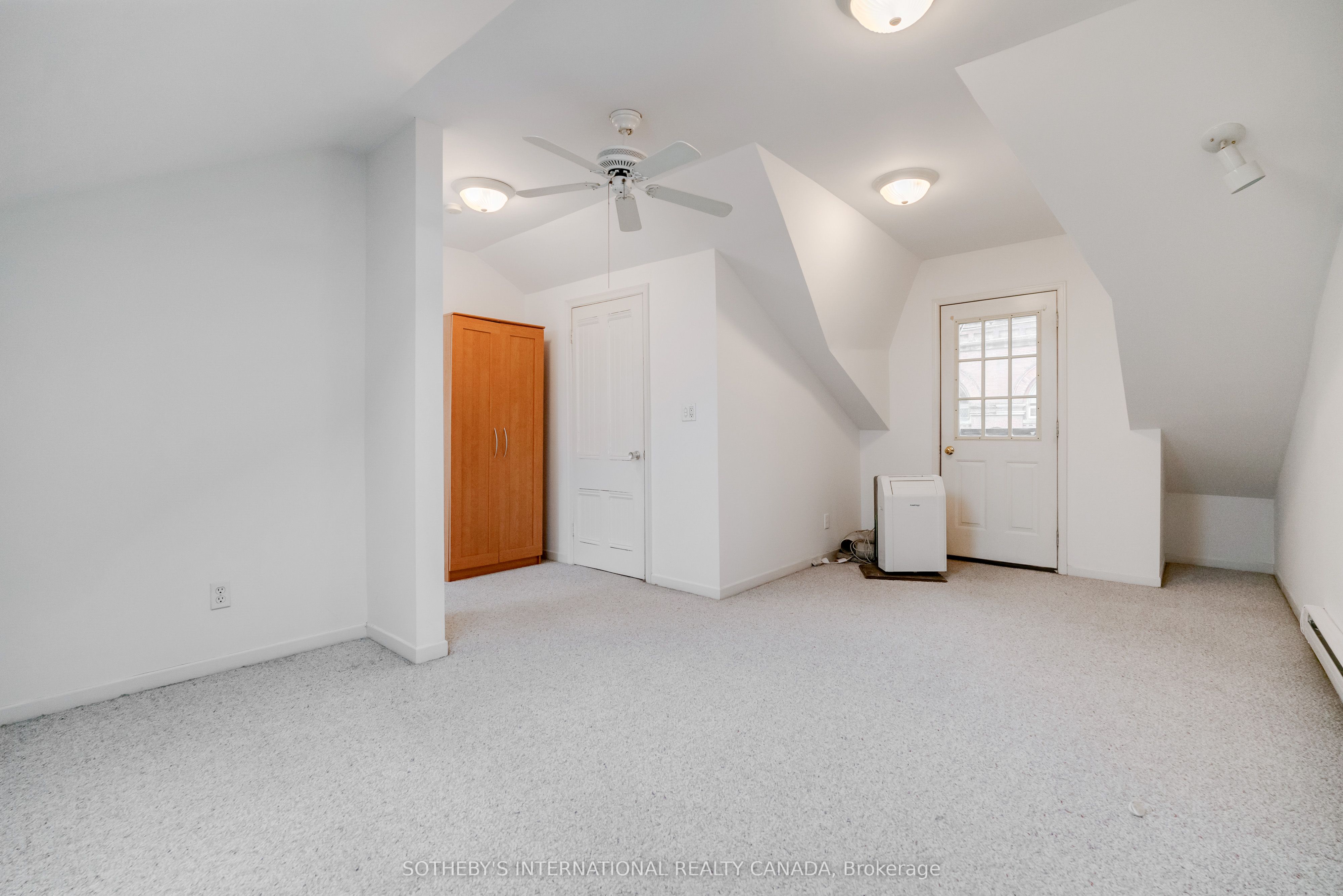 237 Carlton Street Property Photo 38