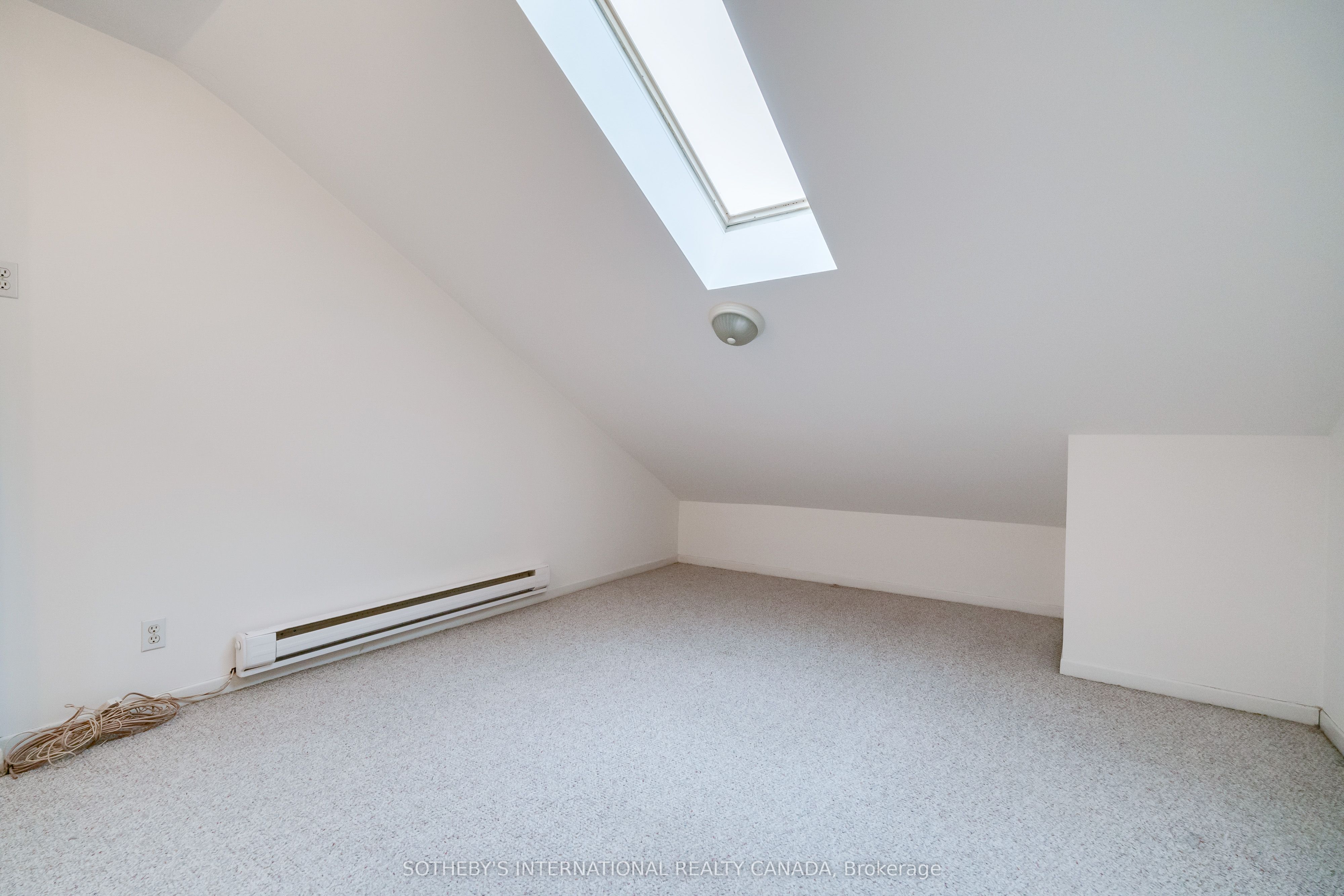 237 Carlton Street Property Photo 41