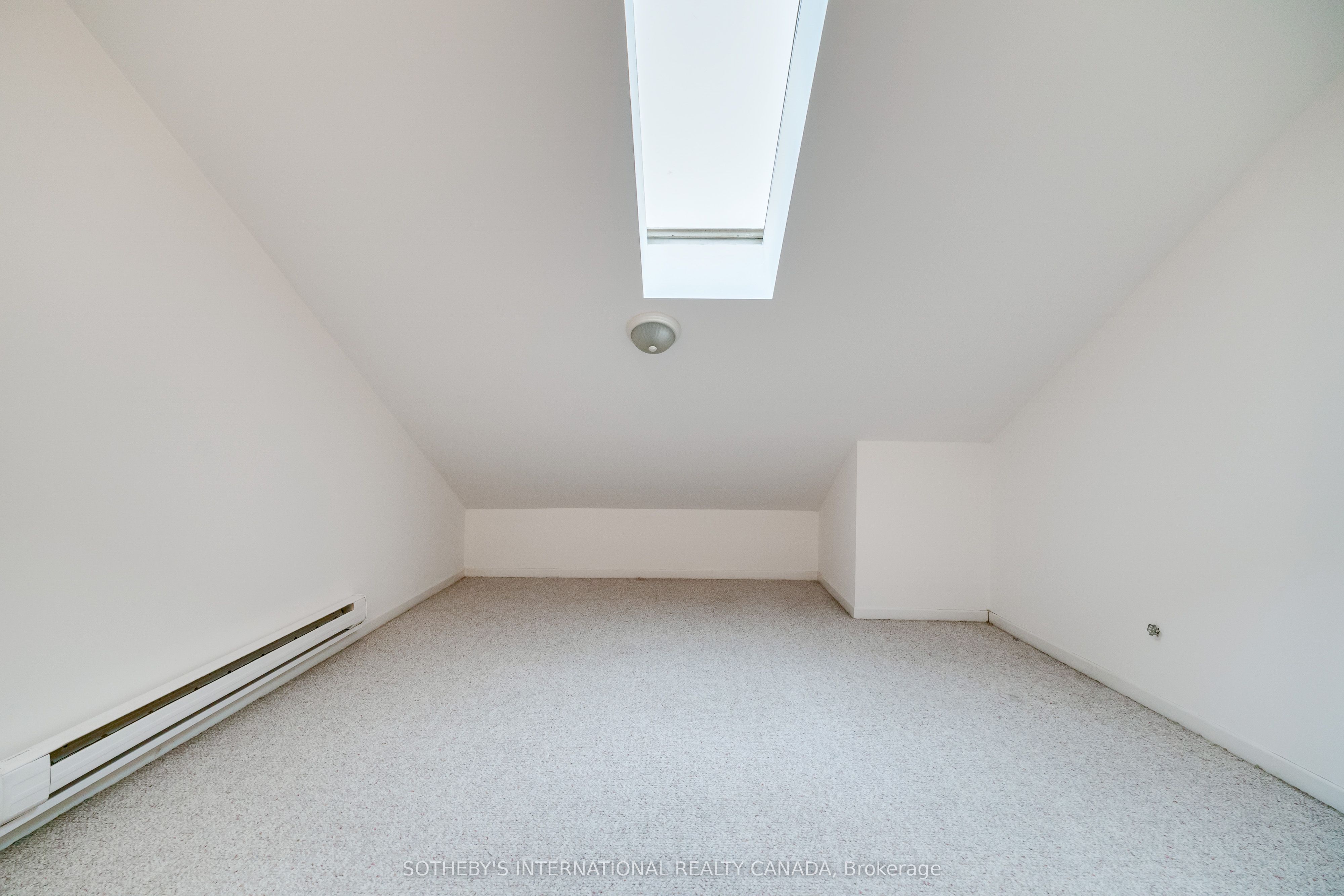 237 Carlton Street Property Photo 44