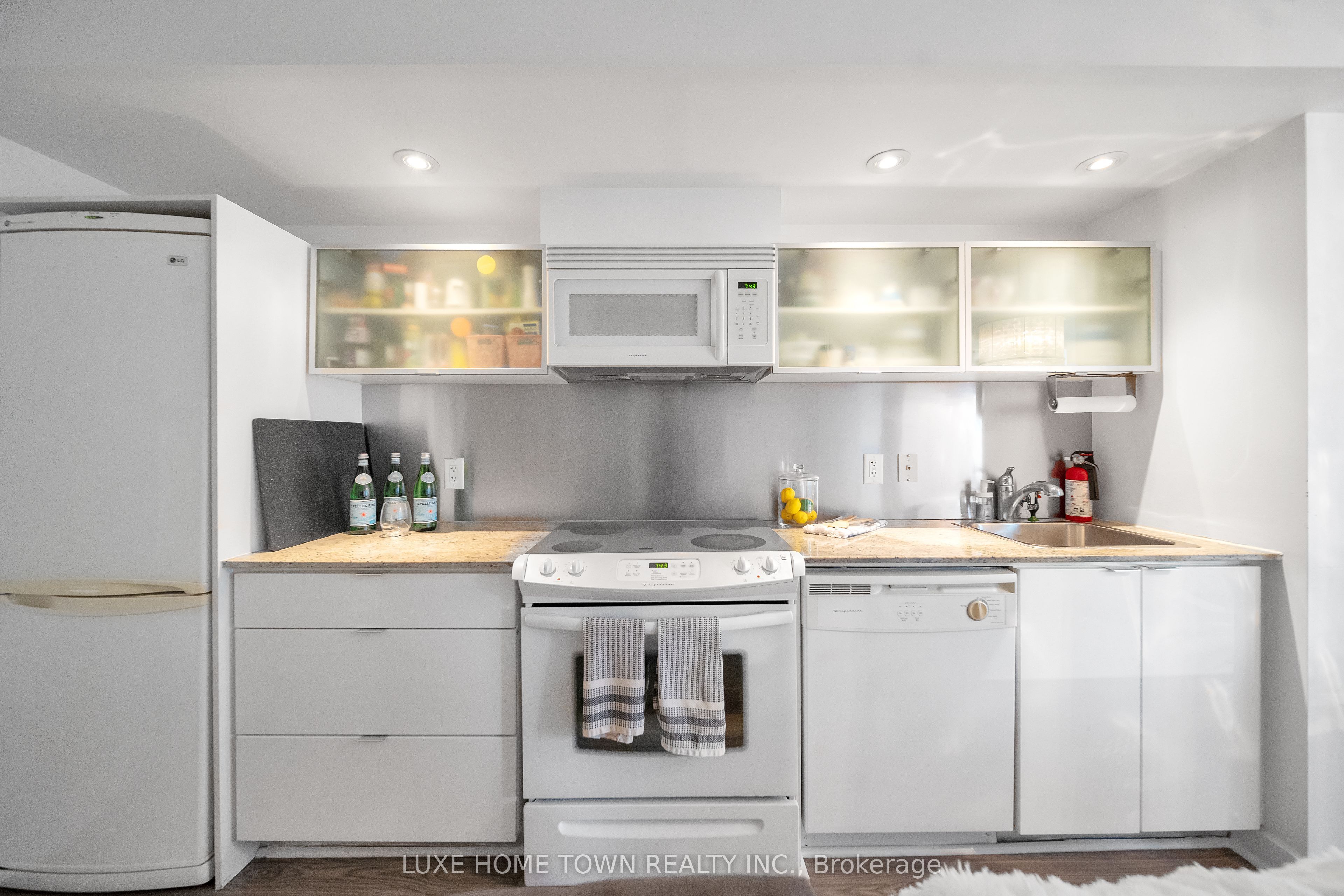 4k Spadina Avenue 711 Property Photo 17