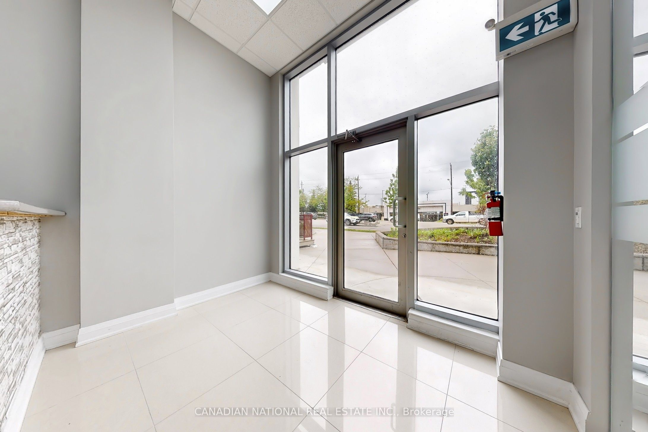 595 Sheppard Avenue E 105 Property Photo 5