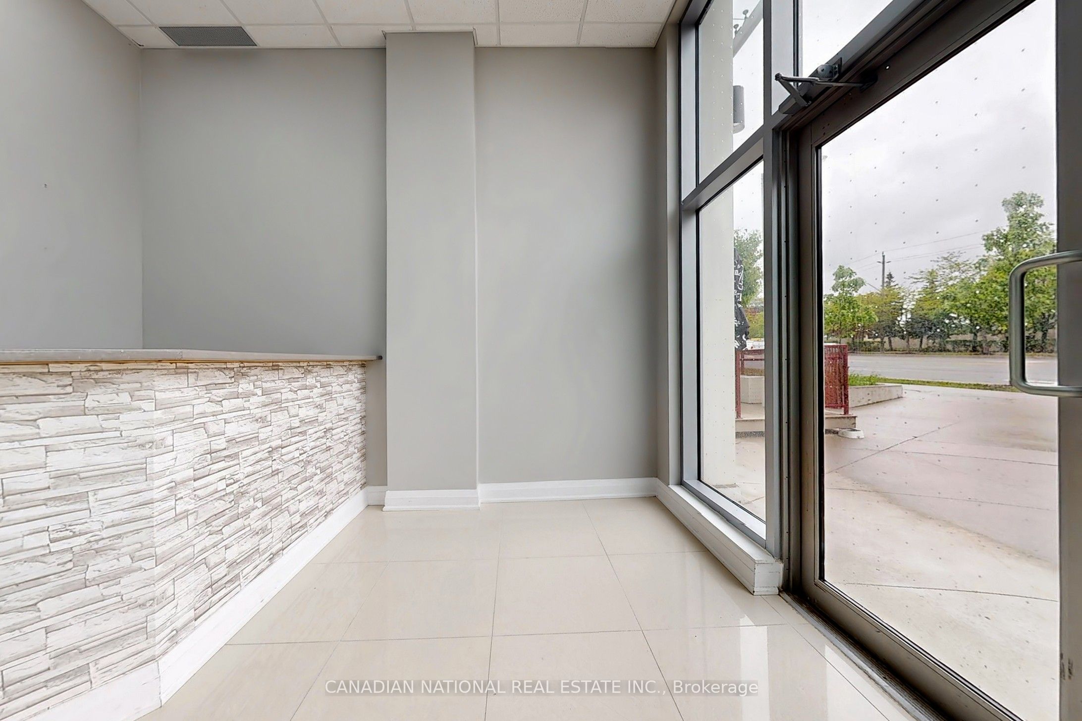 595 Sheppard Avenue E 105 Property Photo 11
