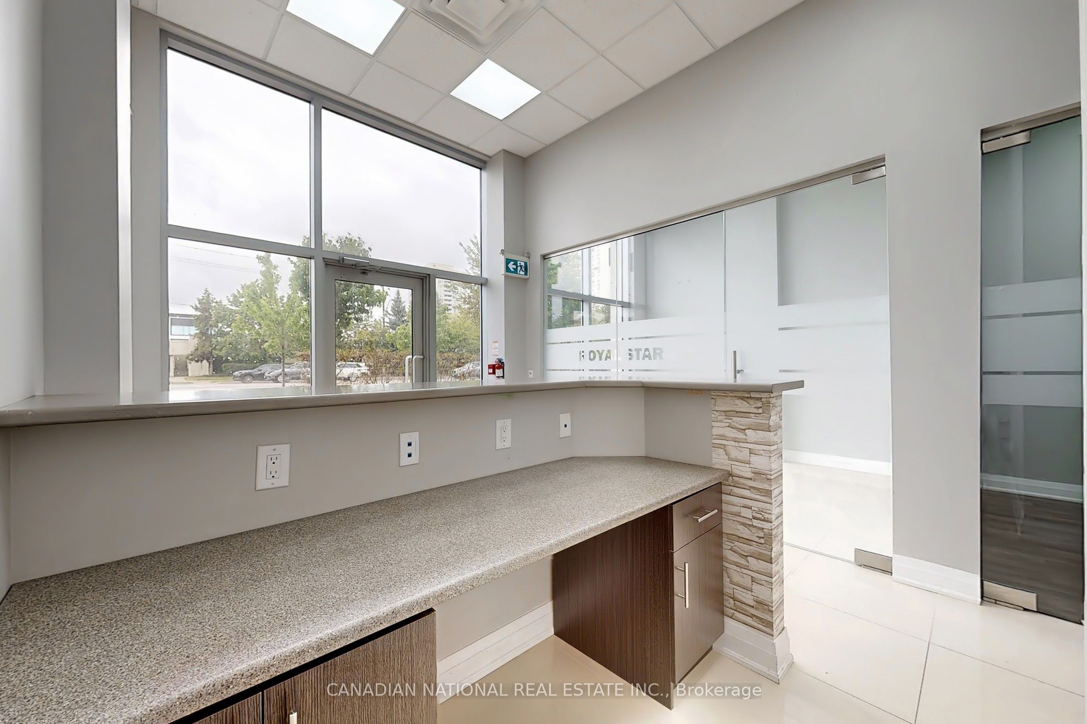 595 Sheppard Avenue E 105 Property Photo 12