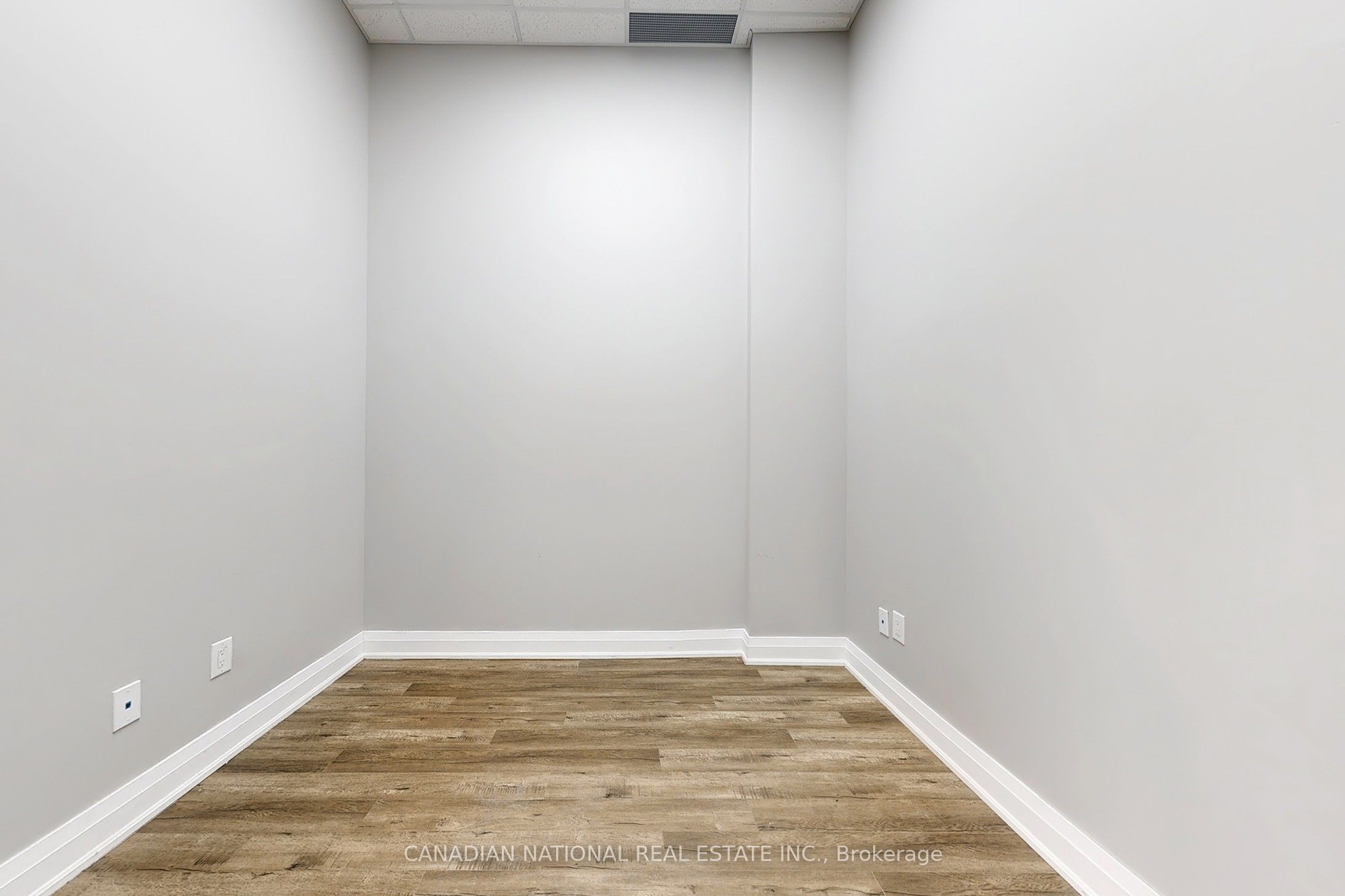 595 Sheppard Avenue E 105 Property Photo 17