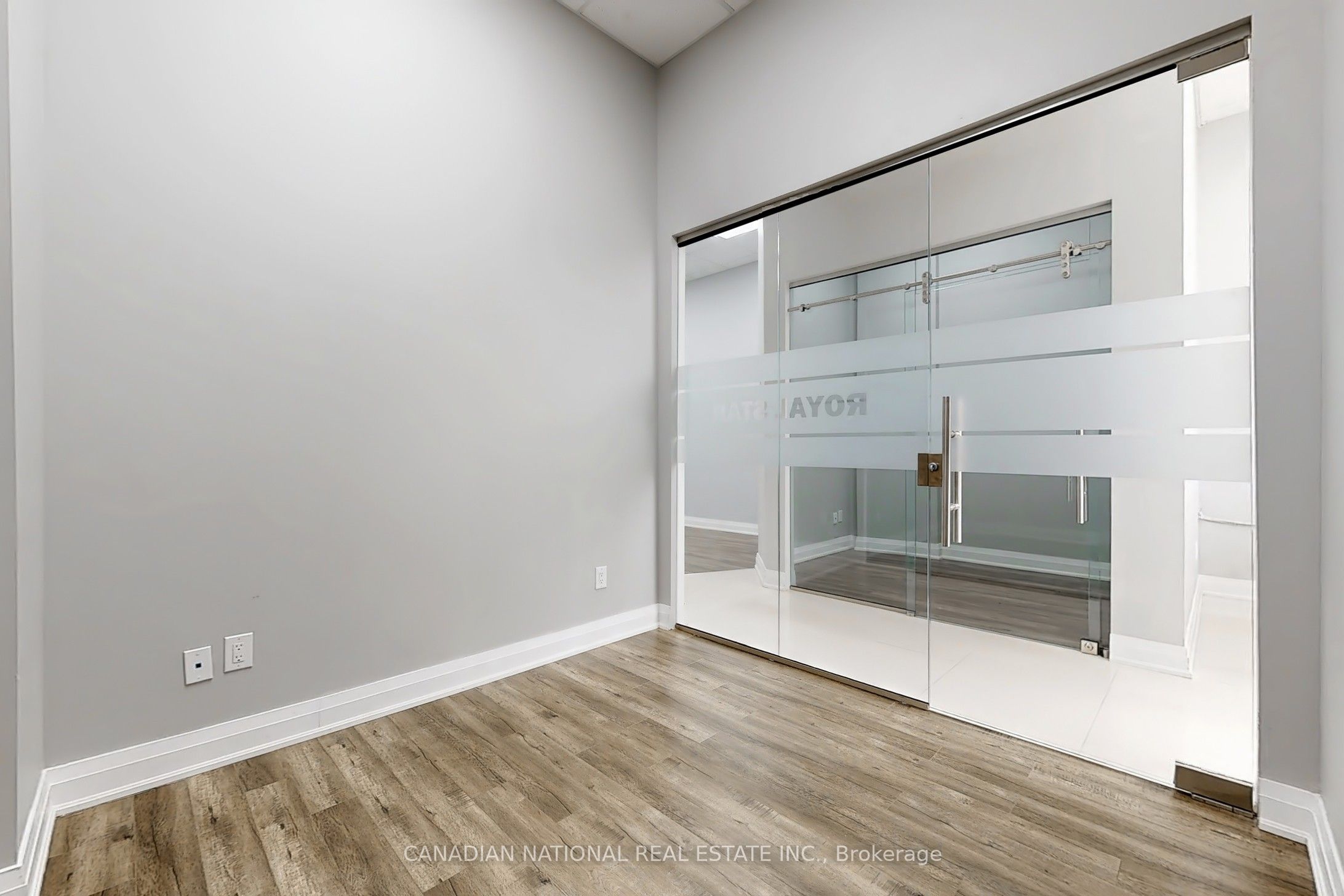 595 Sheppard Avenue E 105 Property Photo 18