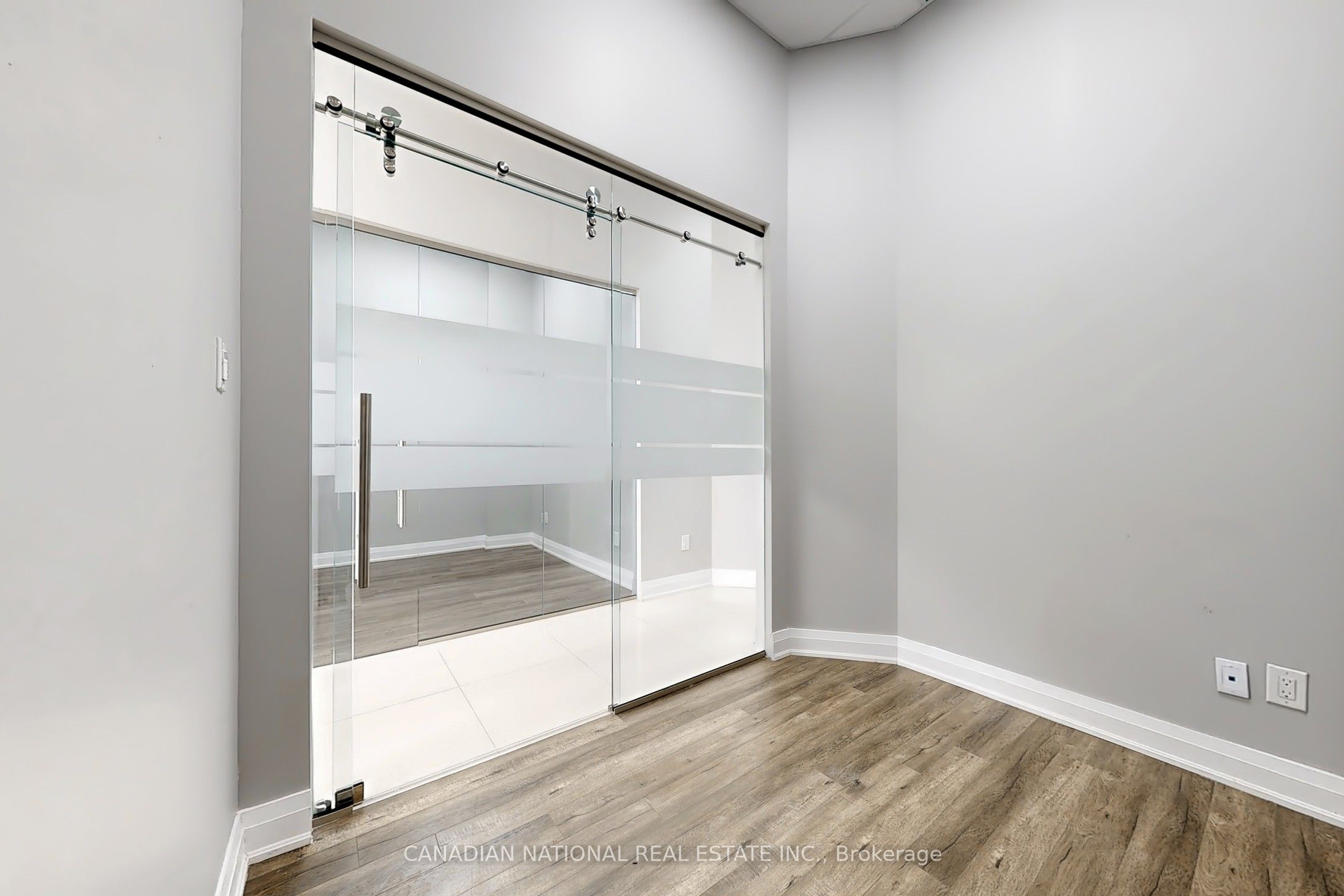 595 Sheppard Avenue E 105 Property Photo 19