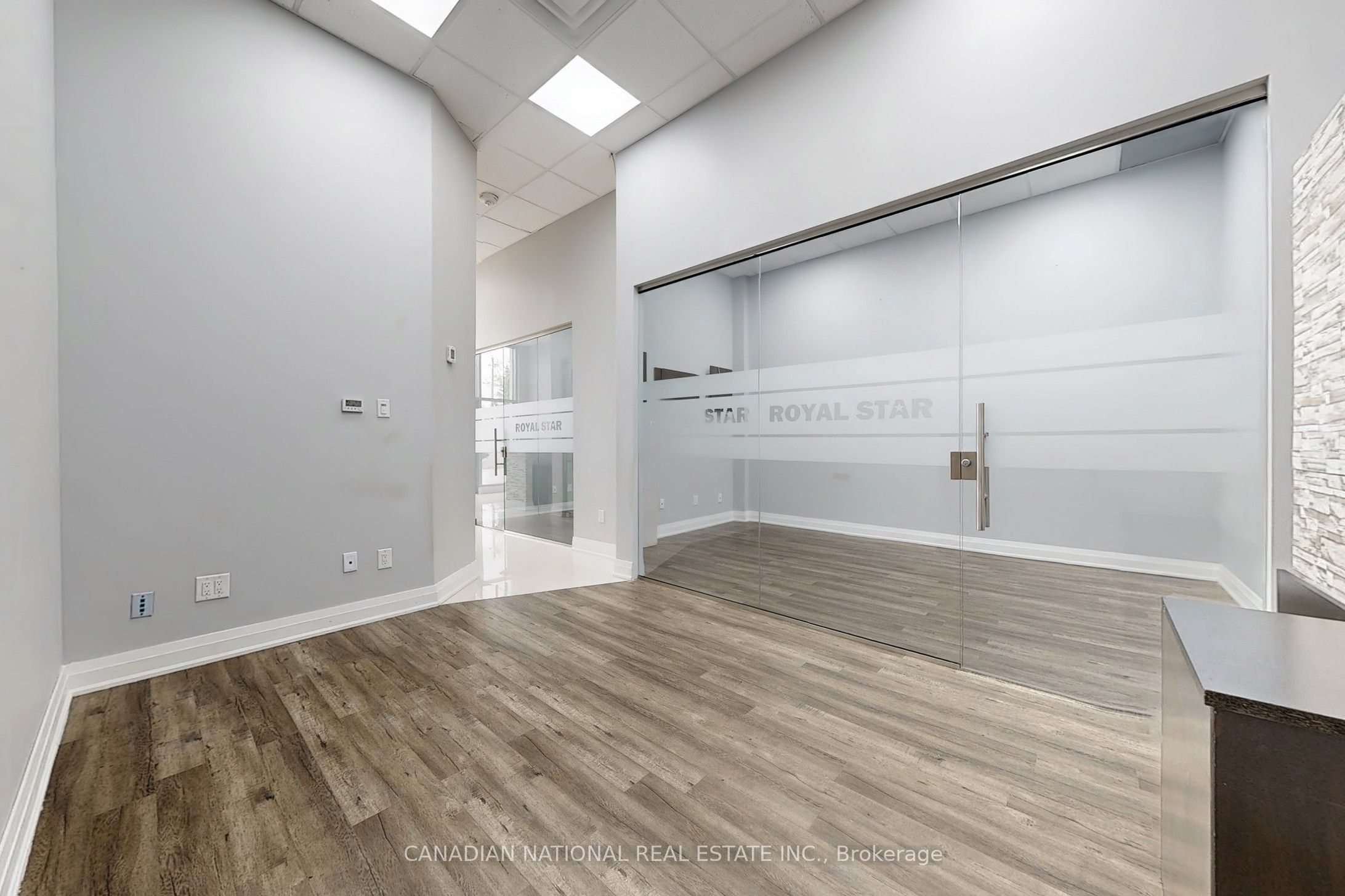 595 Sheppard Avenue E 105 Property Photo 26