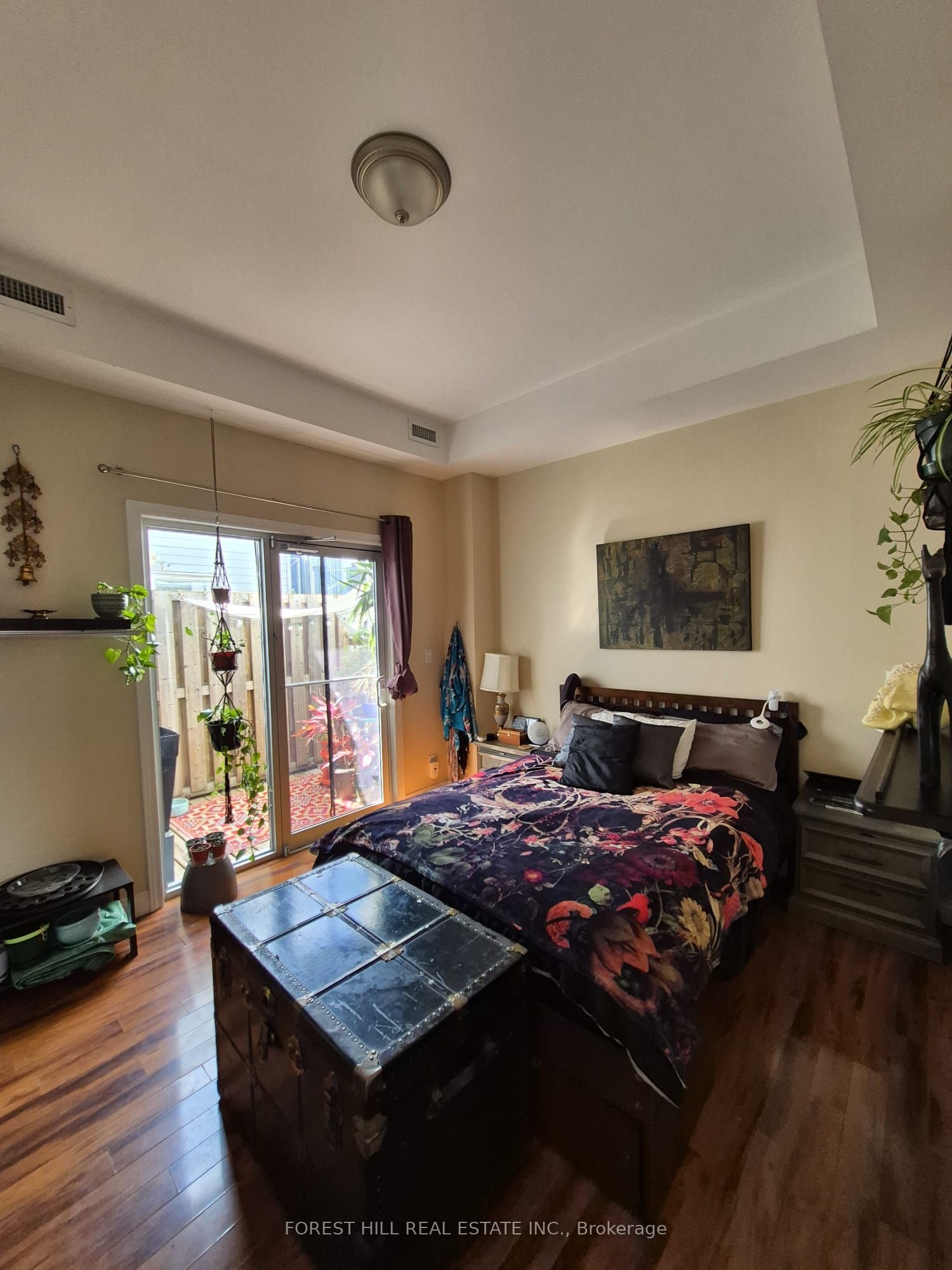 781 Queen Street W Property Photo 6