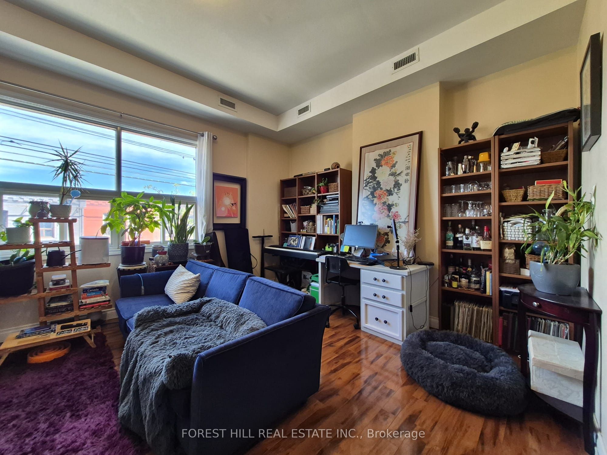 781 Queen Street W Property Photo 7