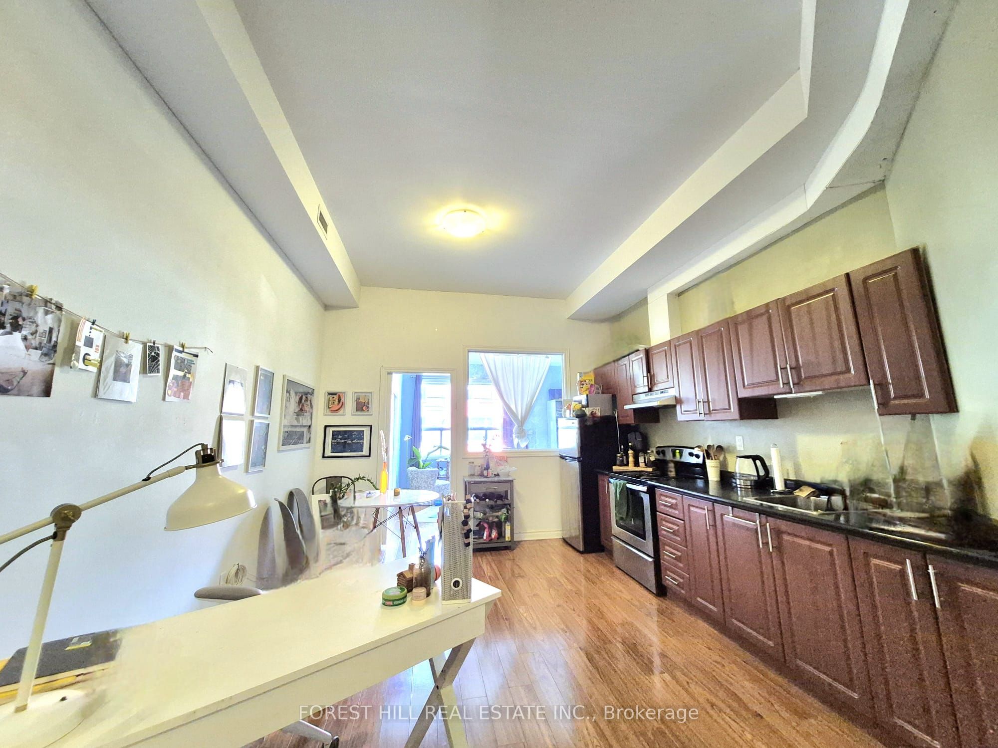 781 Queen Street W Property Photo 9