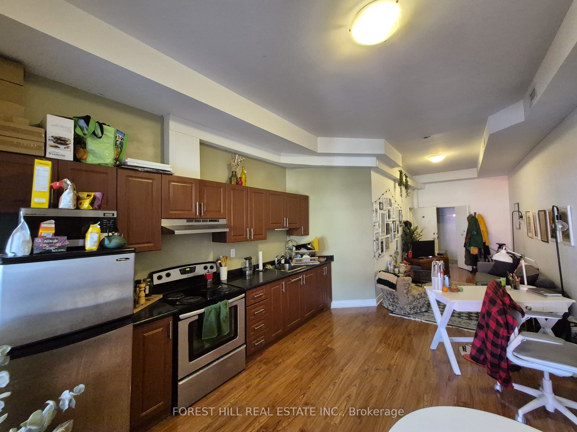 781 Queen Street W Property Photo 11