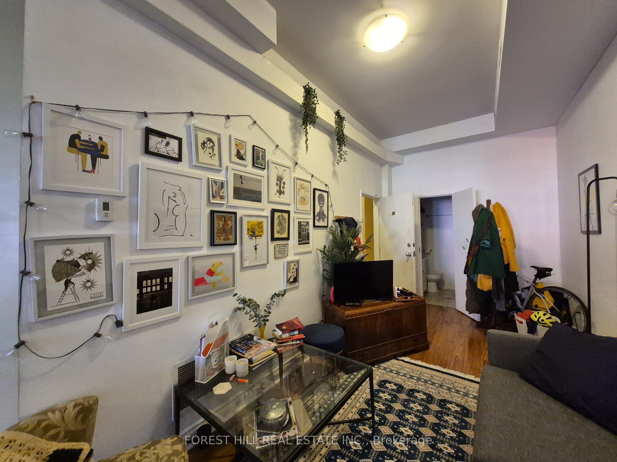 781 Queen Street W Property Photo 13