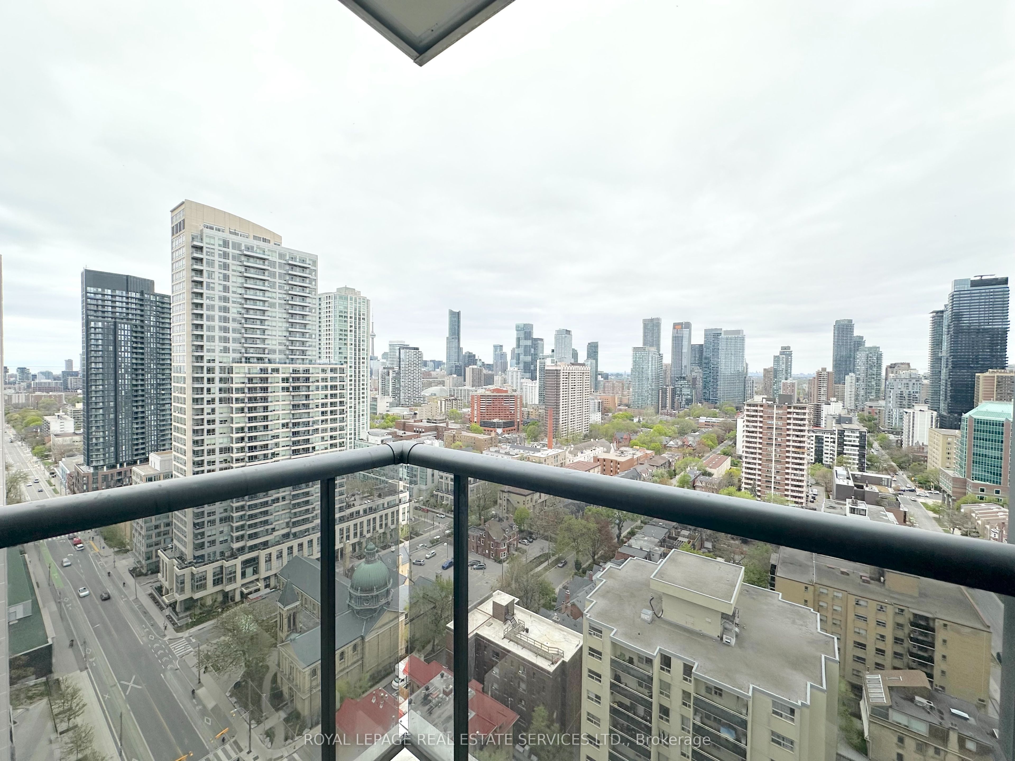 561 Sherbourne Street 2402 Property Photo 11