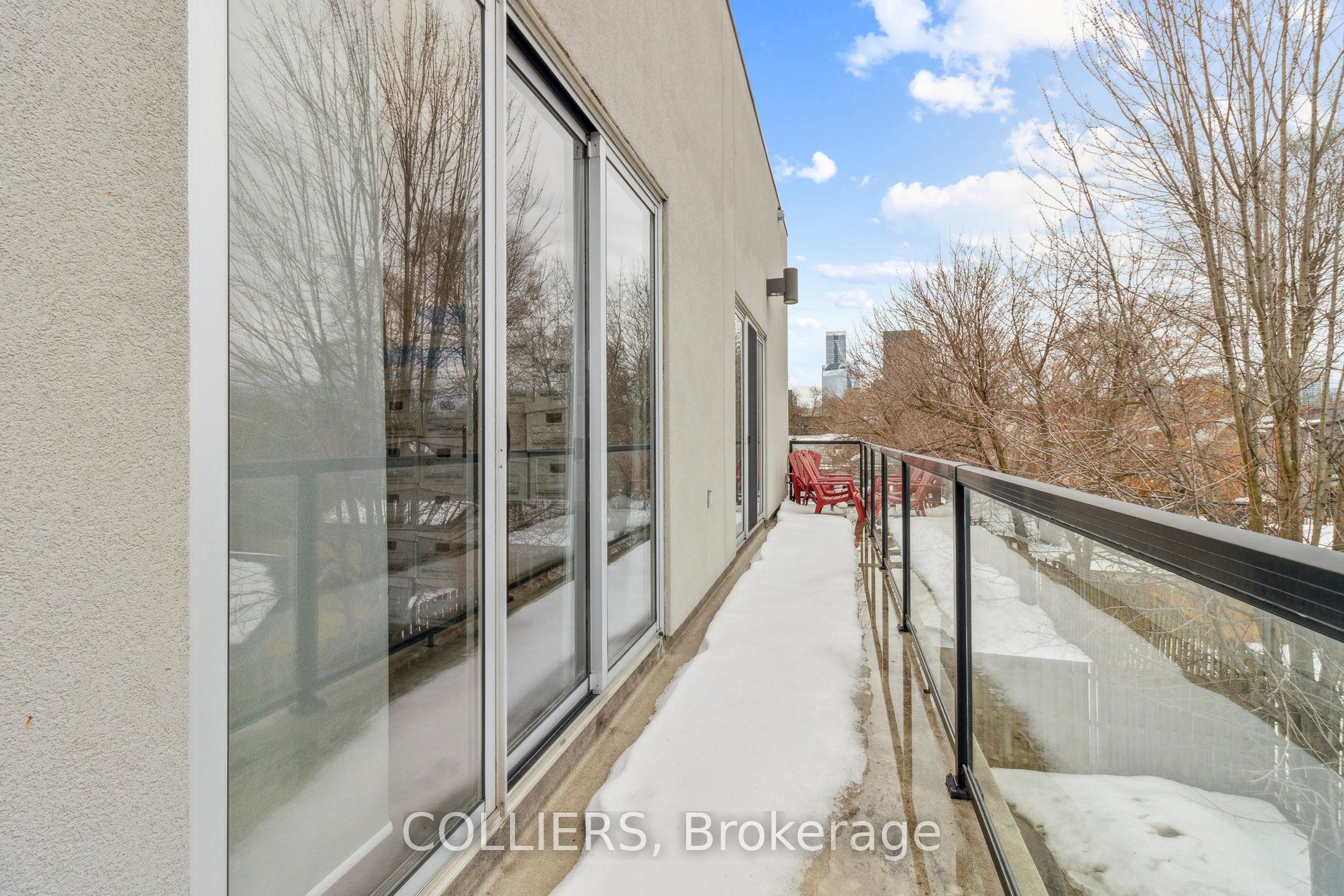 229 Sheppard Avenue W Property Photo 7