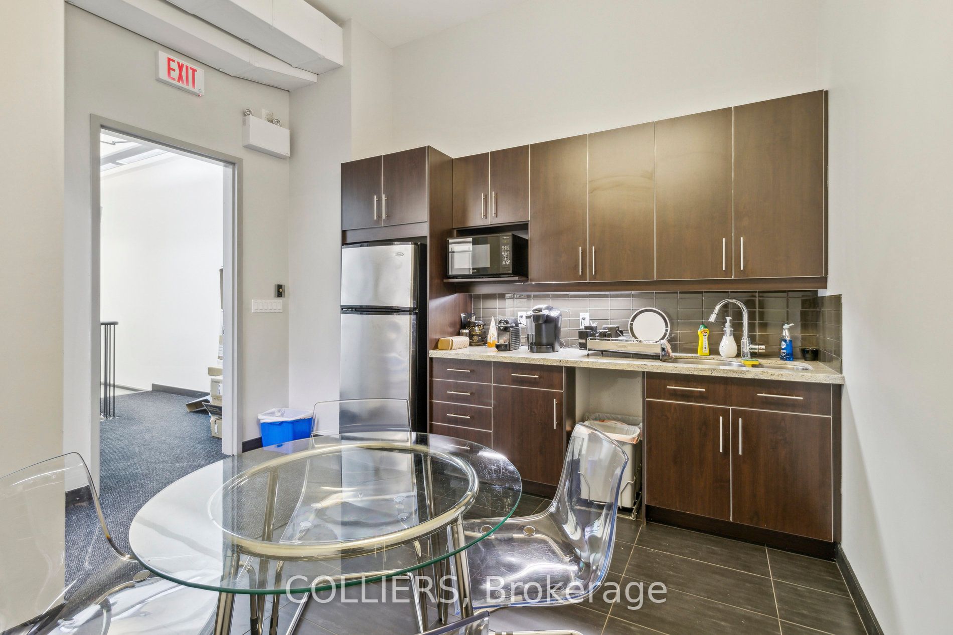 229 Sheppard Avenue W Property Photo 9