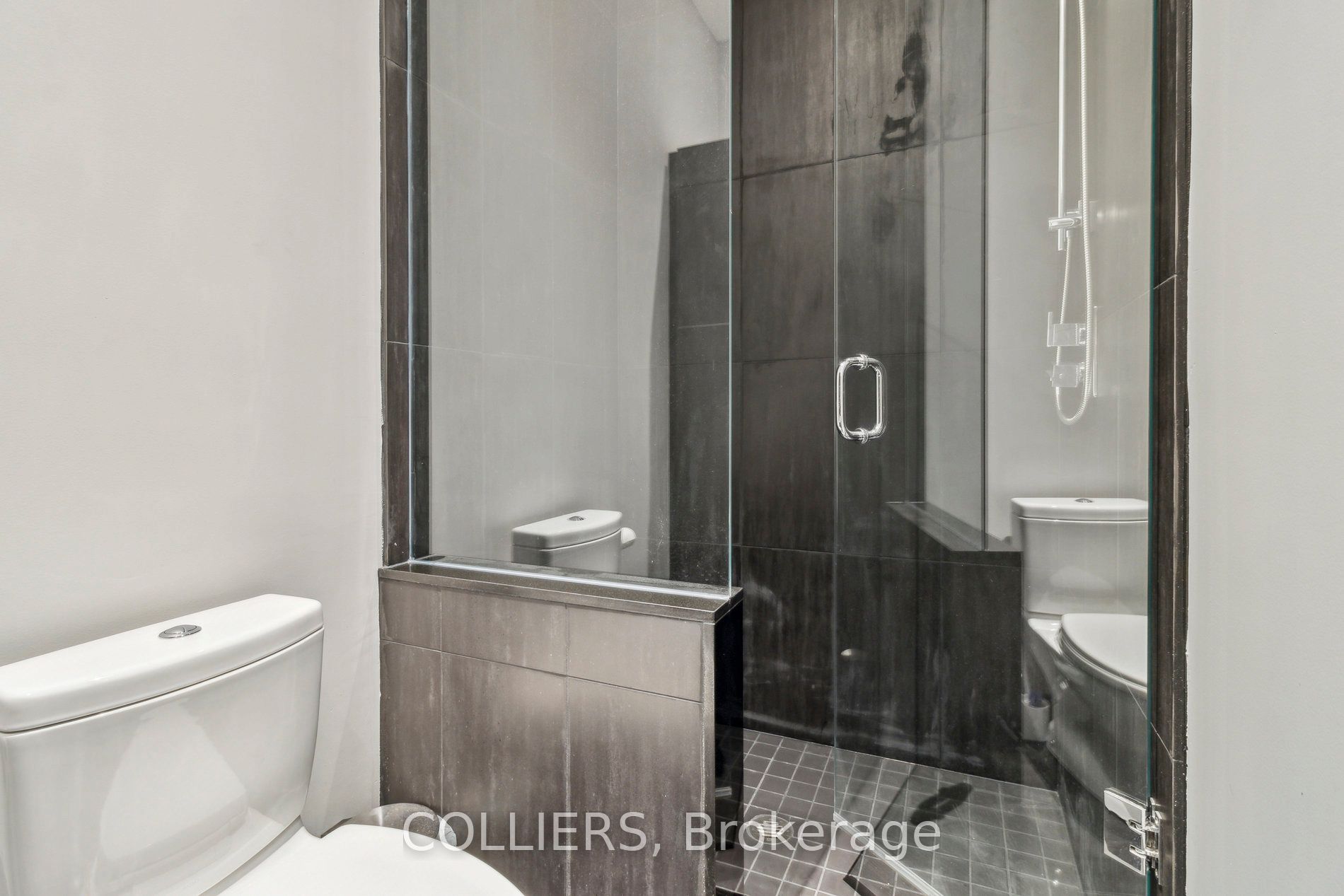 229 Sheppard Avenue W Property Photo 13