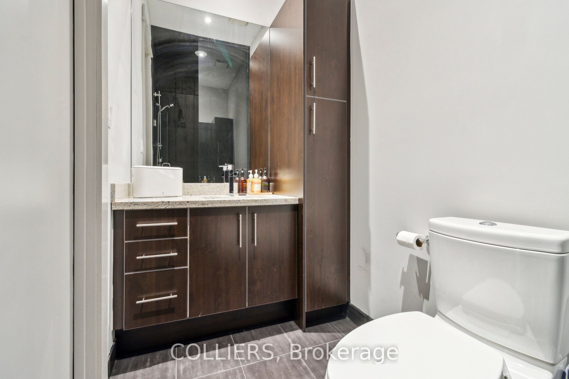 229 Sheppard Avenue W Property Photo 14